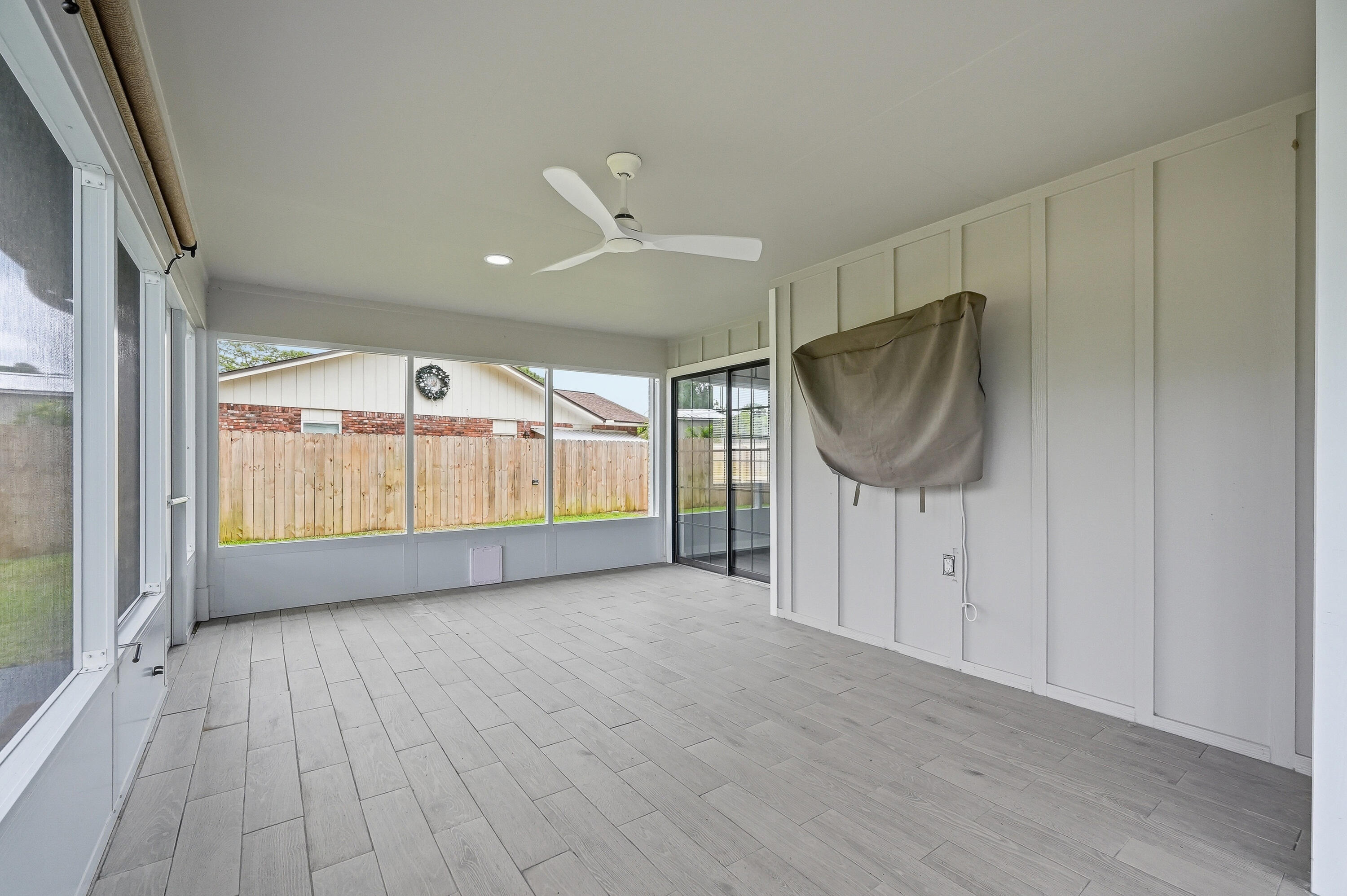 LAKE LORRAINE ESTATES - Residential
