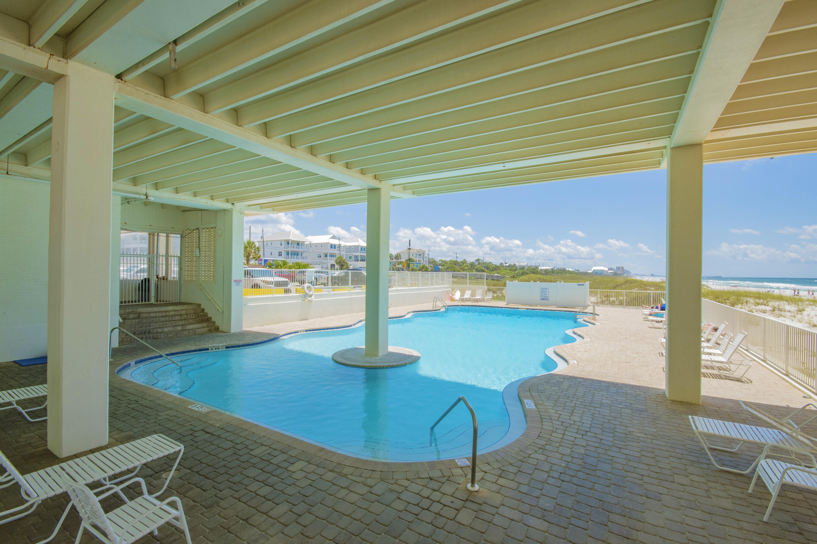 Fontainebleau Terrace - Residential