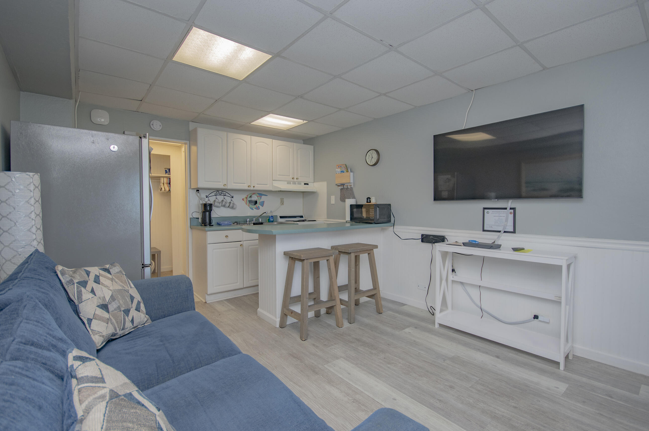 Fontainebleau Terrace - Residential