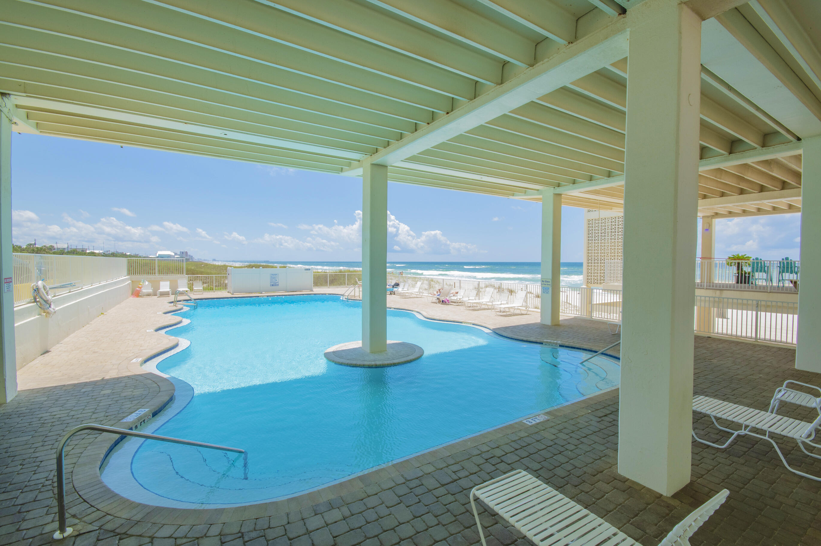 Fontainebleau Terrace - Residential