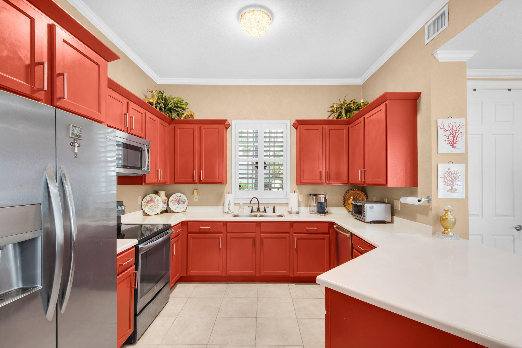 CRYSTAL COVE - Residential