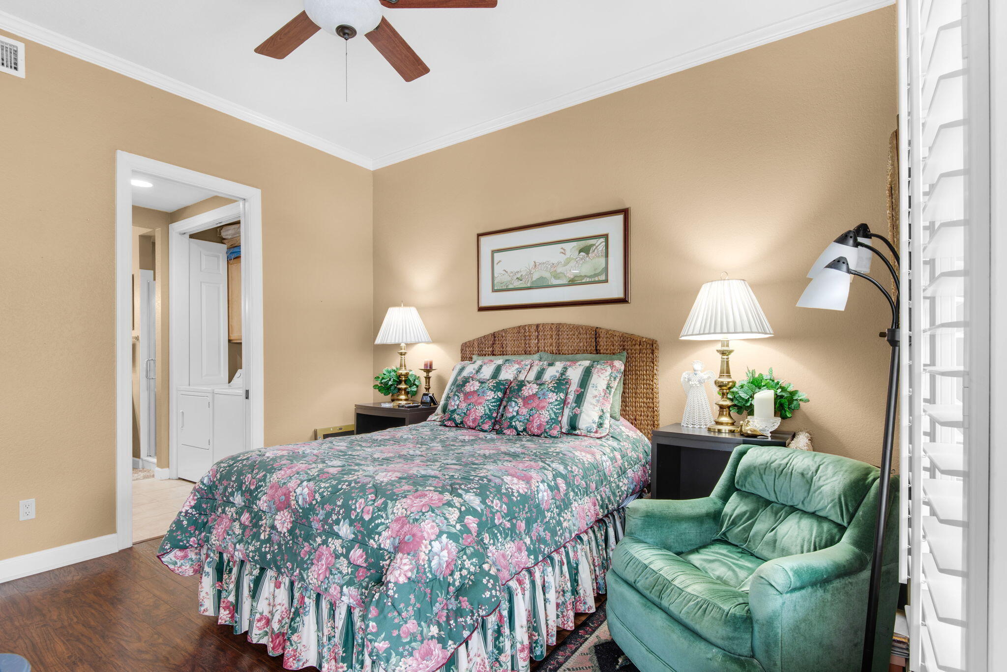 CRYSTAL COVE - Residential