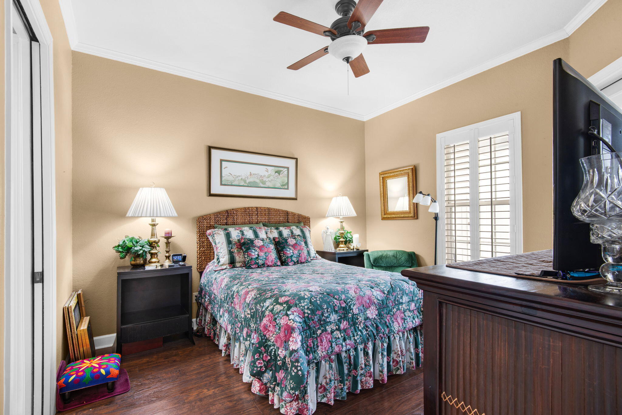 CRYSTAL COVE - Residential