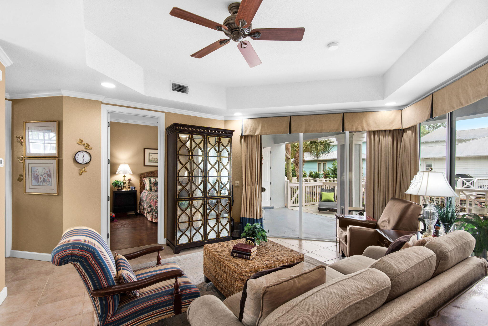 CRYSTAL COVE - Residential