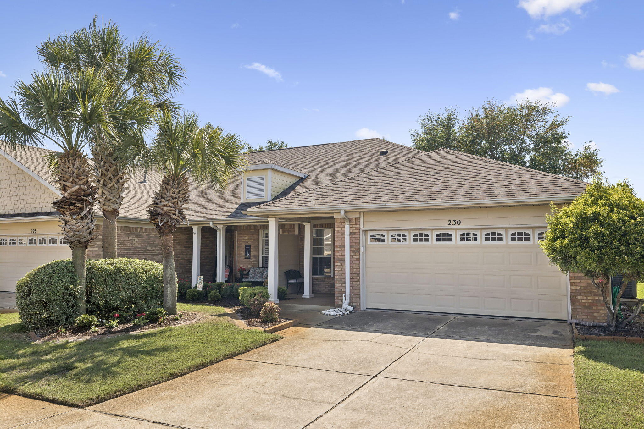 DIAMOND LAKES - Residential