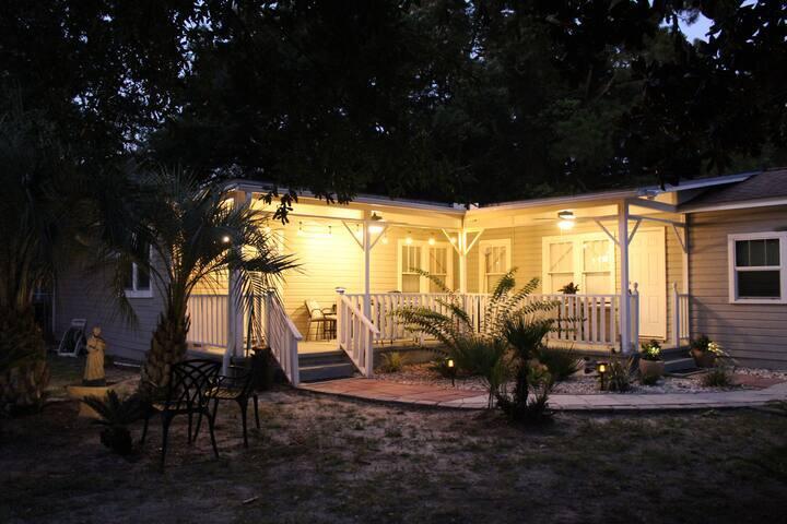 ELLIOTTS POINT - Residential Lease