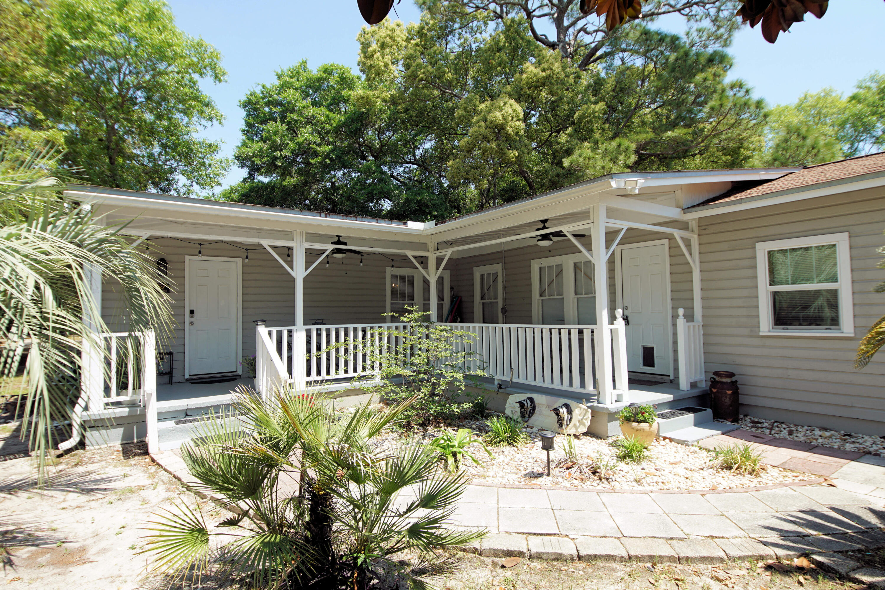 ELLIOTTS POINT - Residential Lease