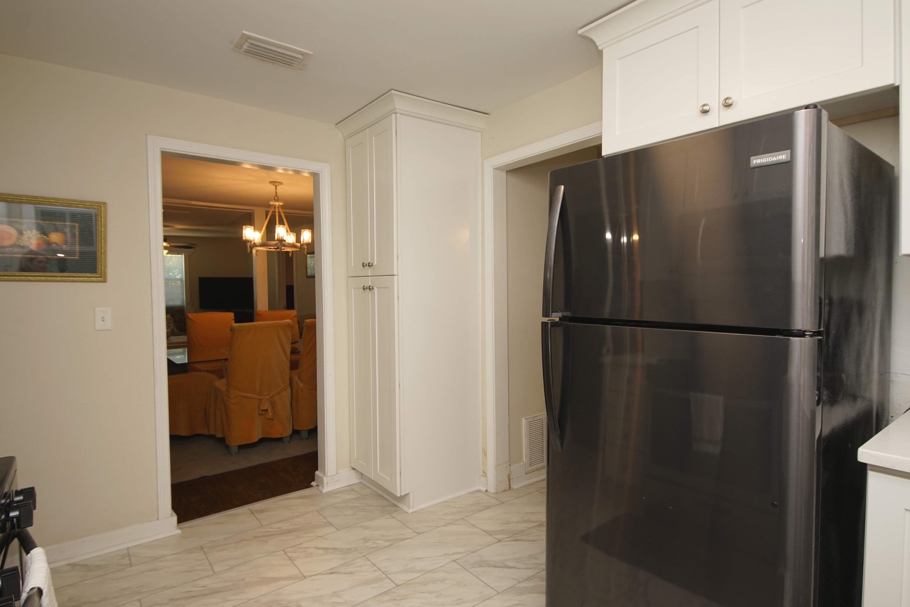 ELLIOTTS POINT - Residential Lease