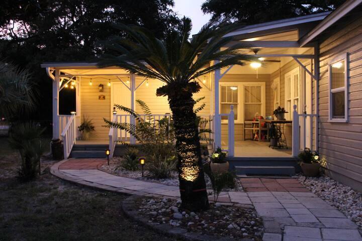 ELLIOTTS POINT - Residential Lease