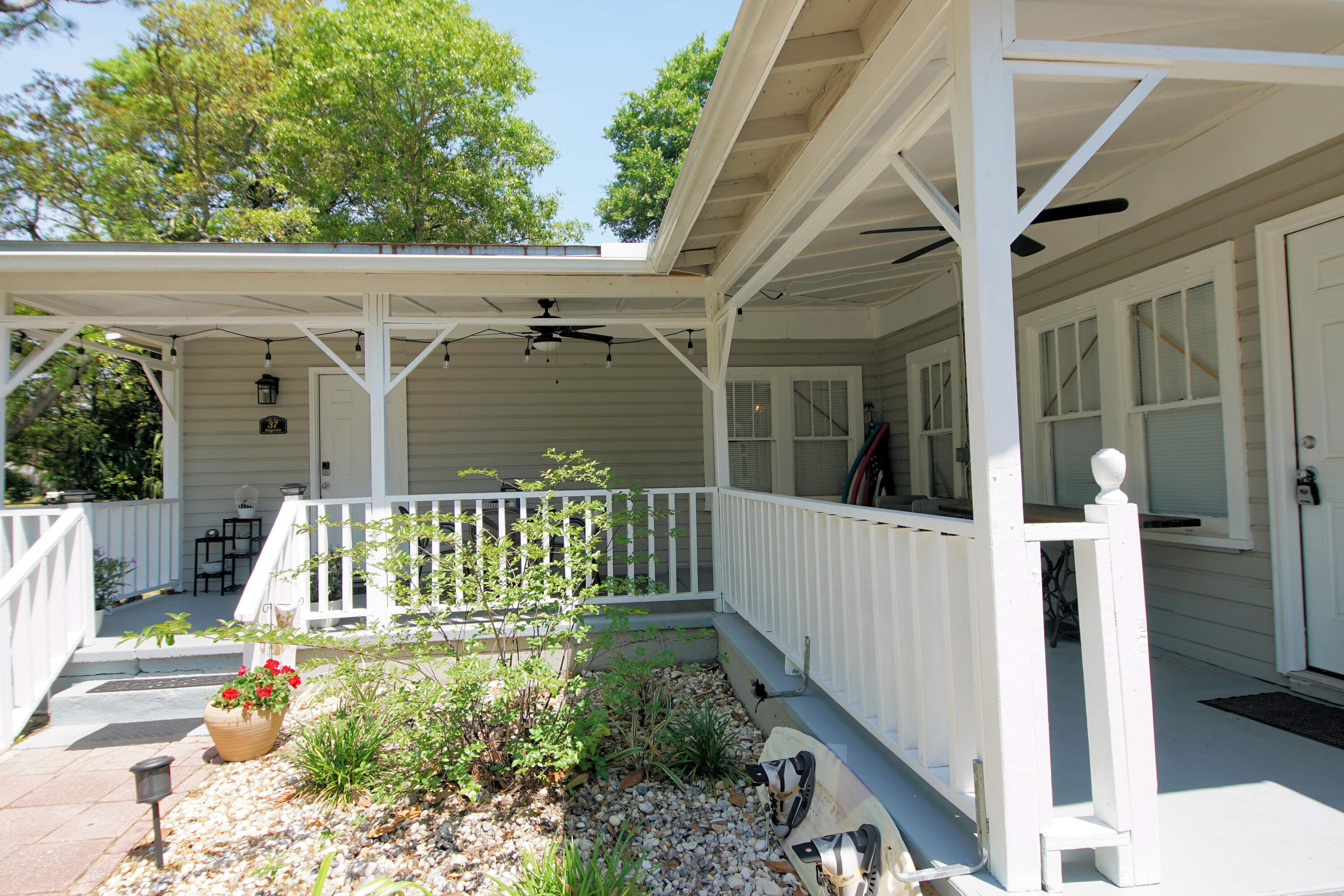 ELLIOTTS POINT - Residential Lease