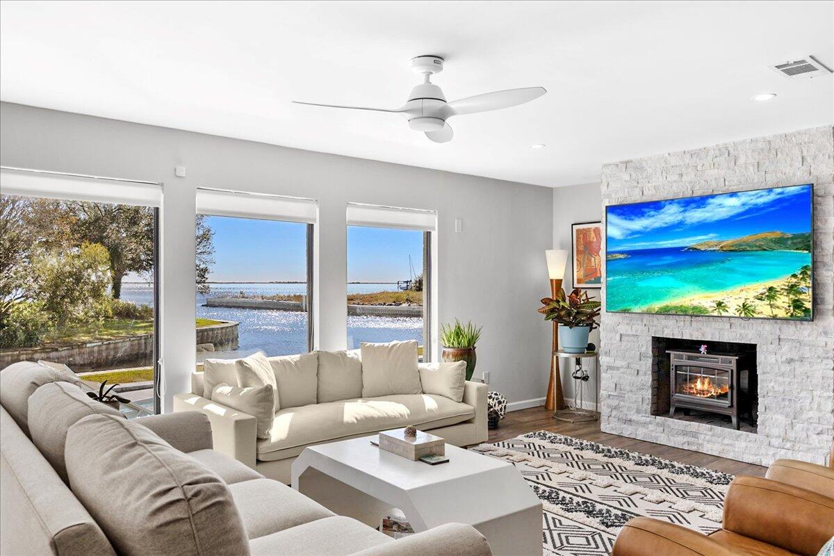 SOUNDSIDE RESUB - Residential