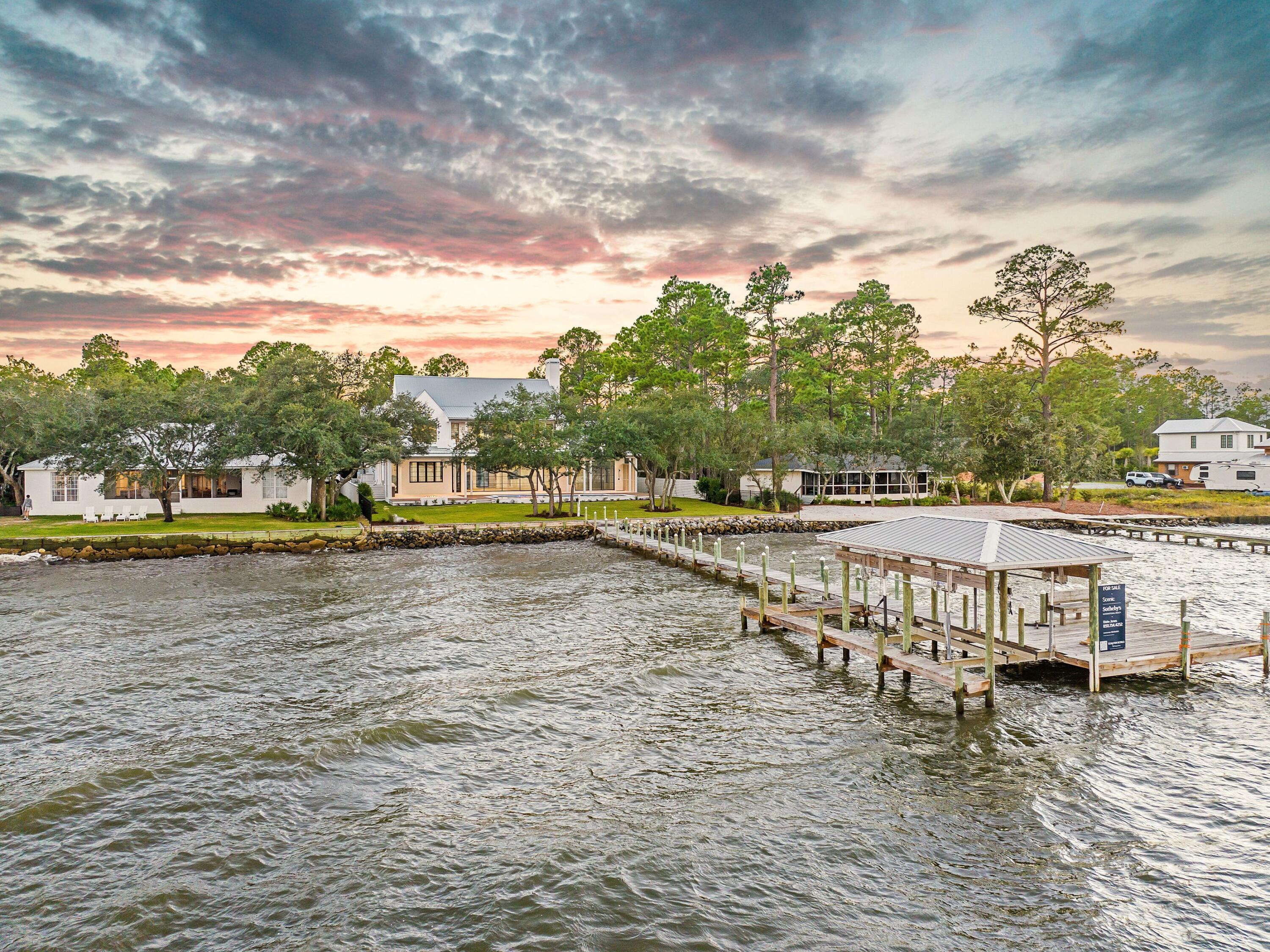 BAY PINES - Residential