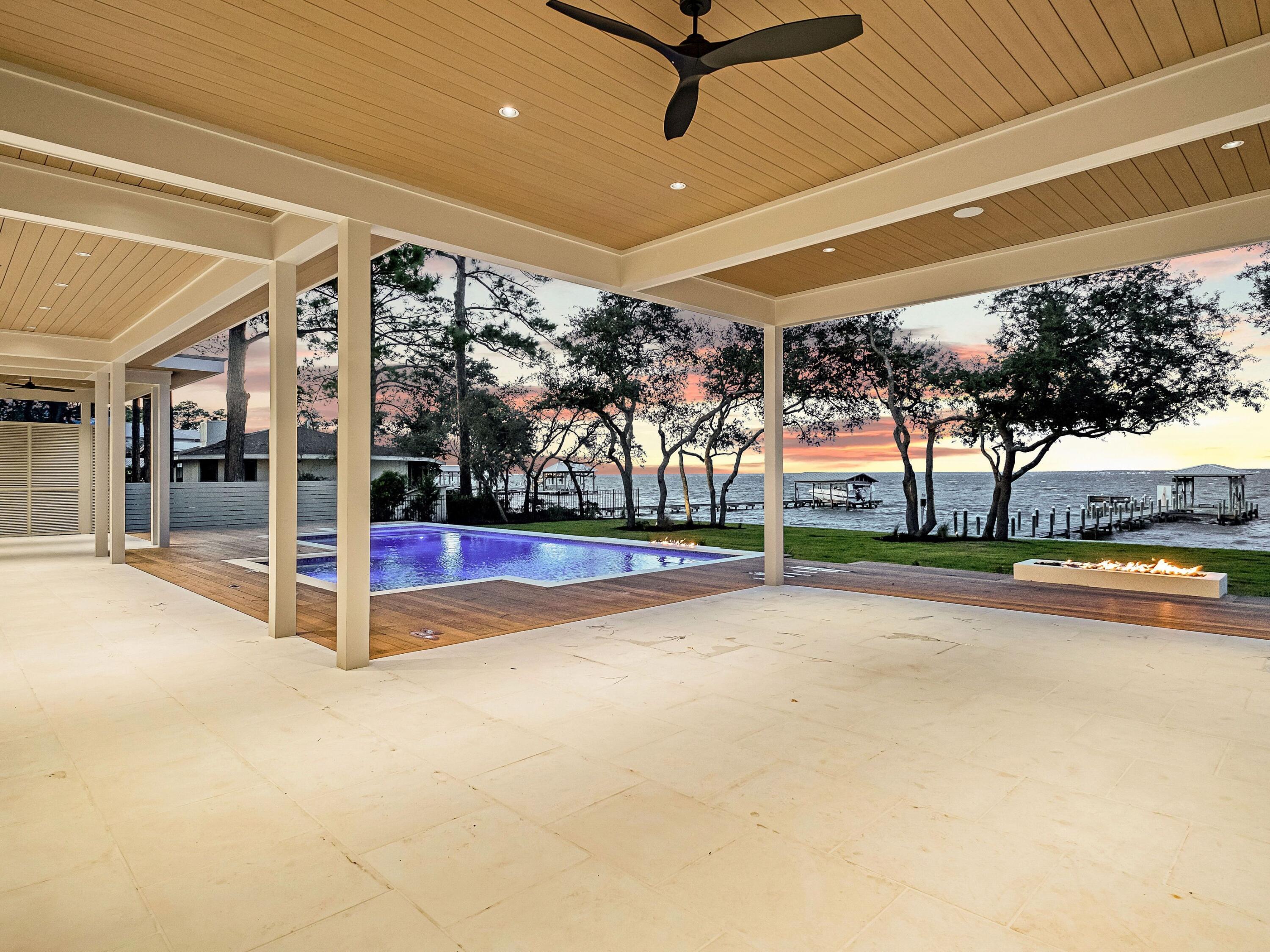 BAY PINES - Residential
