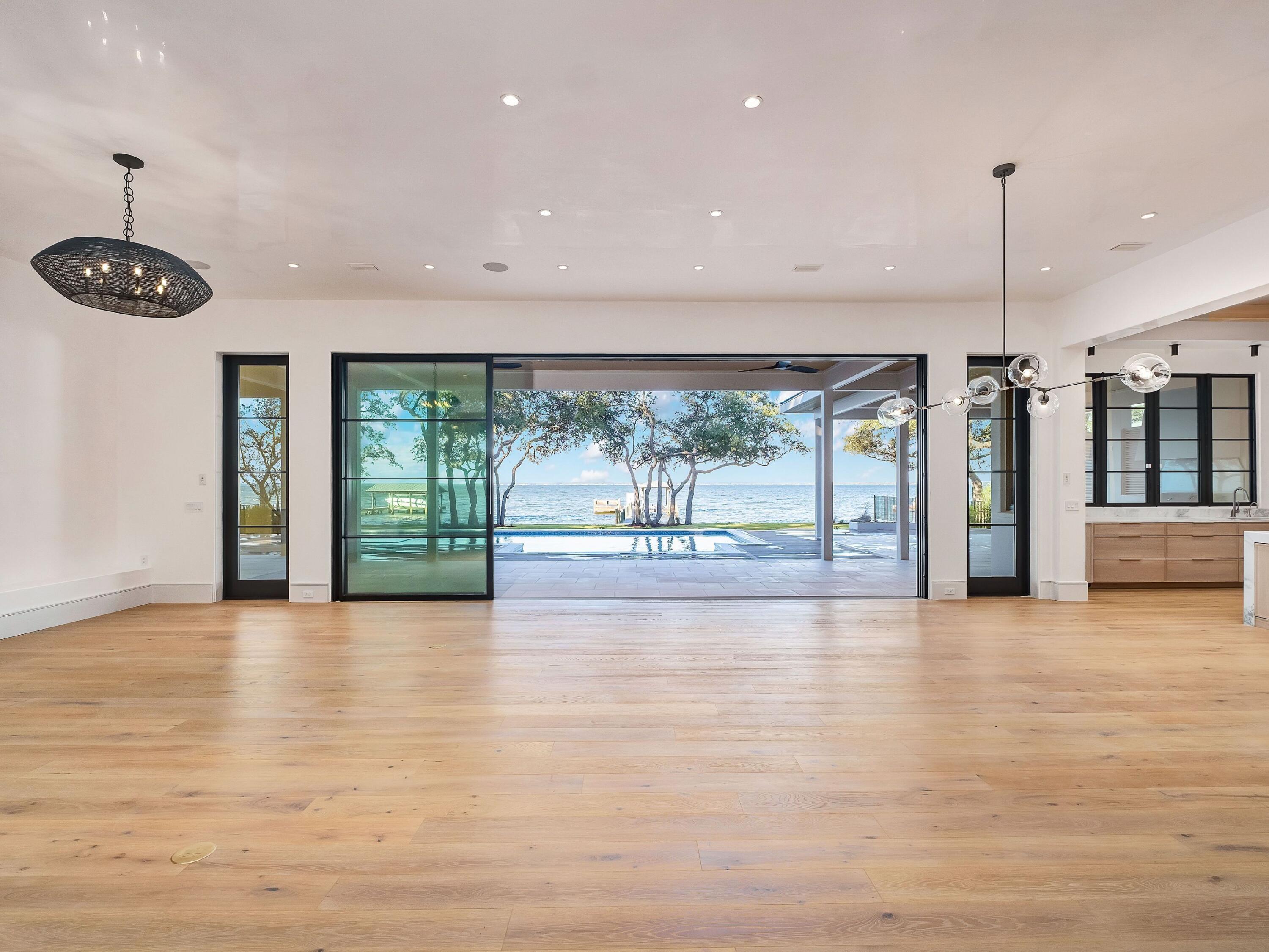 BAY PINES - Residential