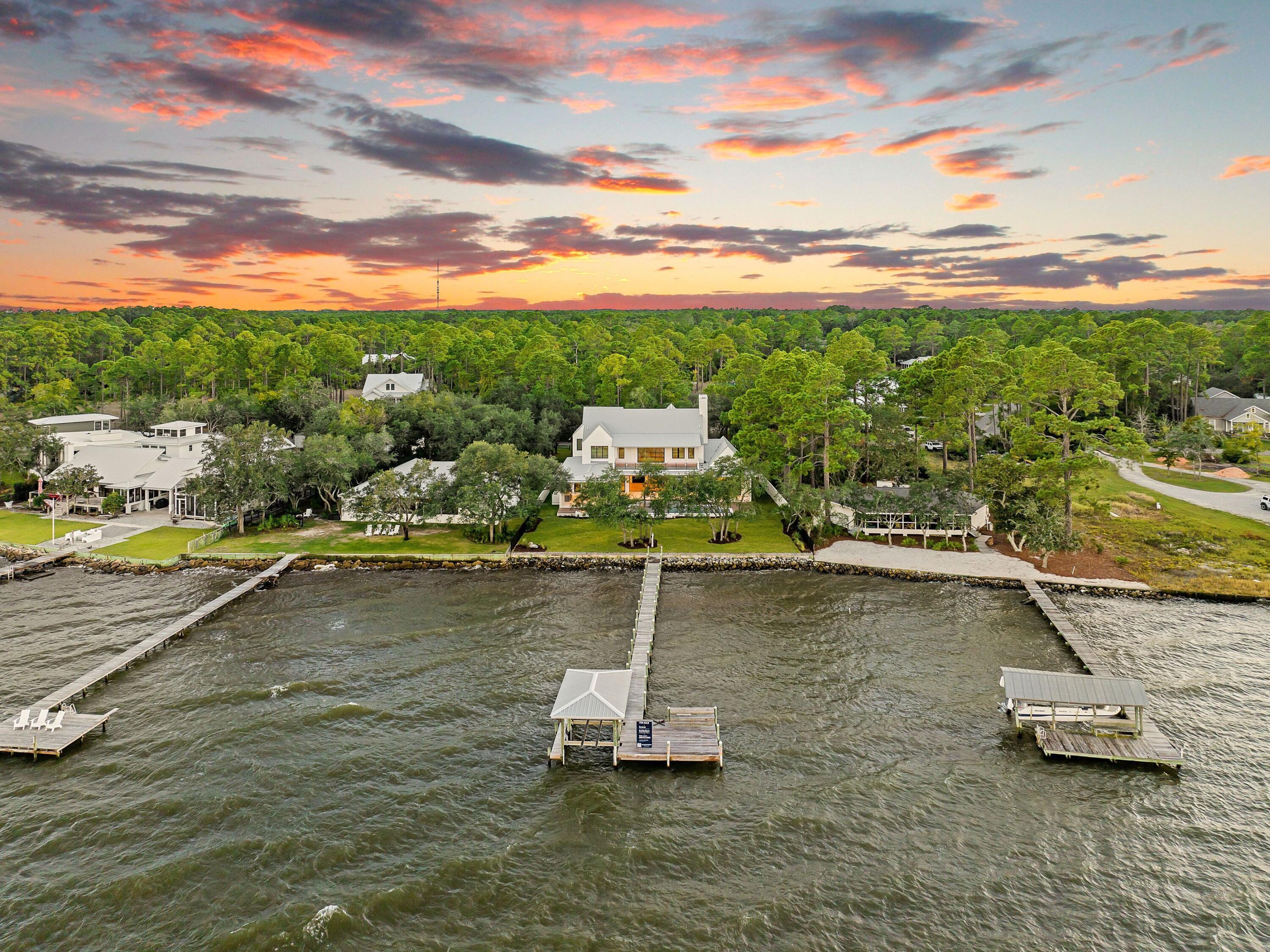 BAY PINES - Residential