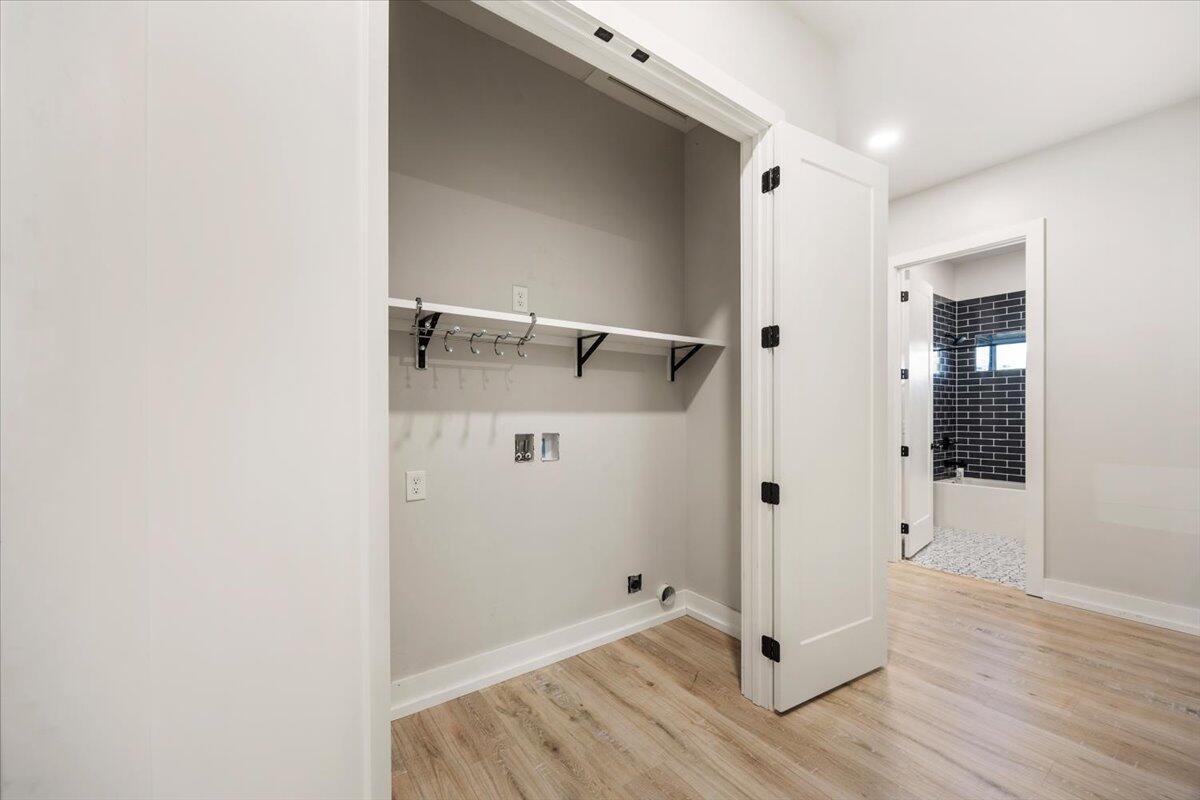 NONESUCH WAY - Residential