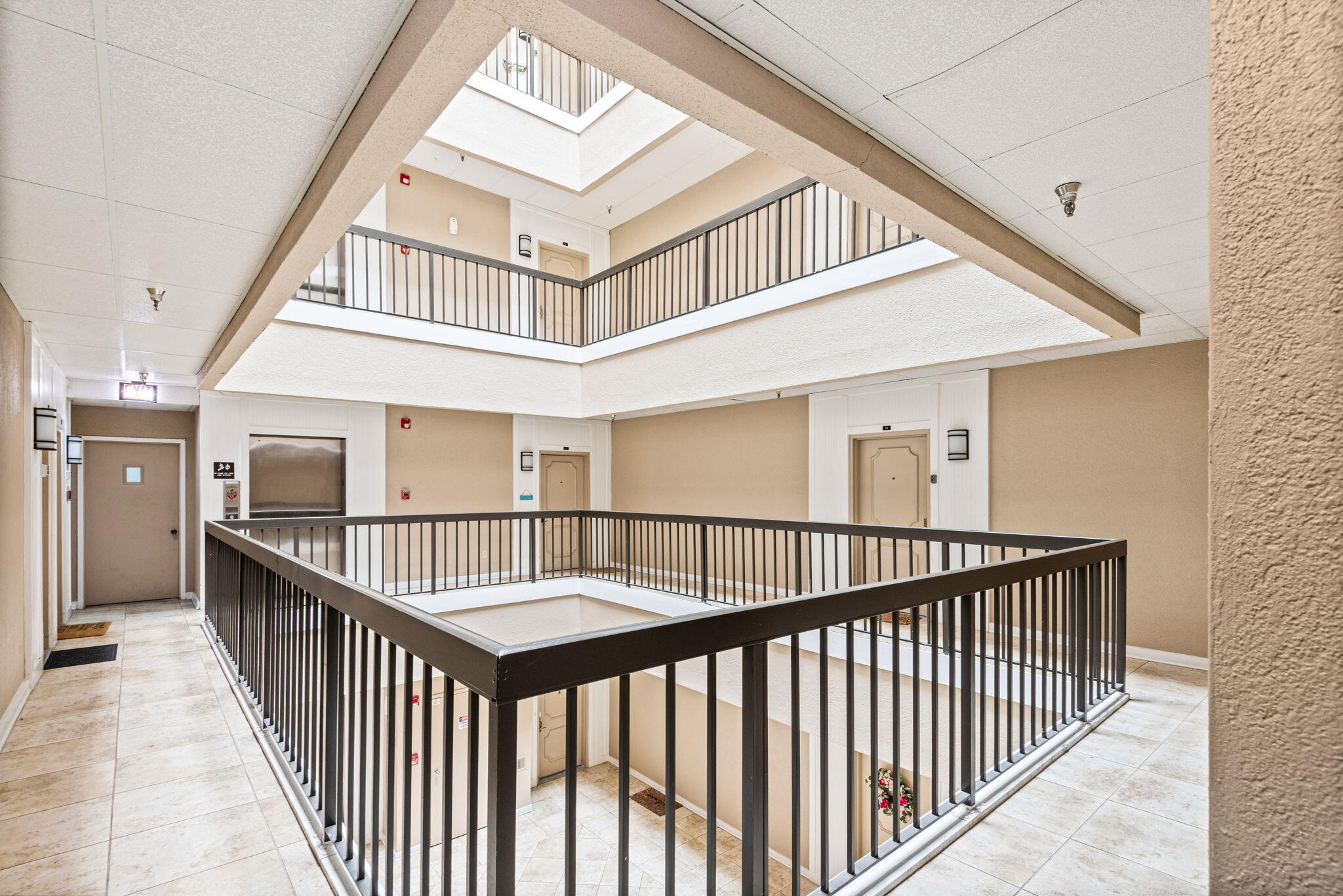 Sun King Towers - Residential