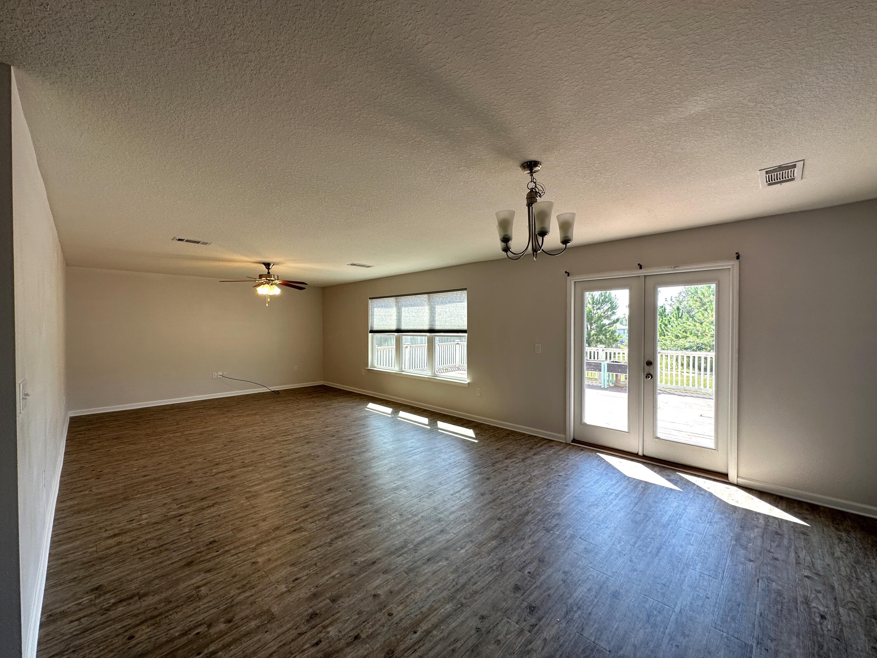 PARTRIDGE HILLS LOT 19 BLK A - Residential Lease