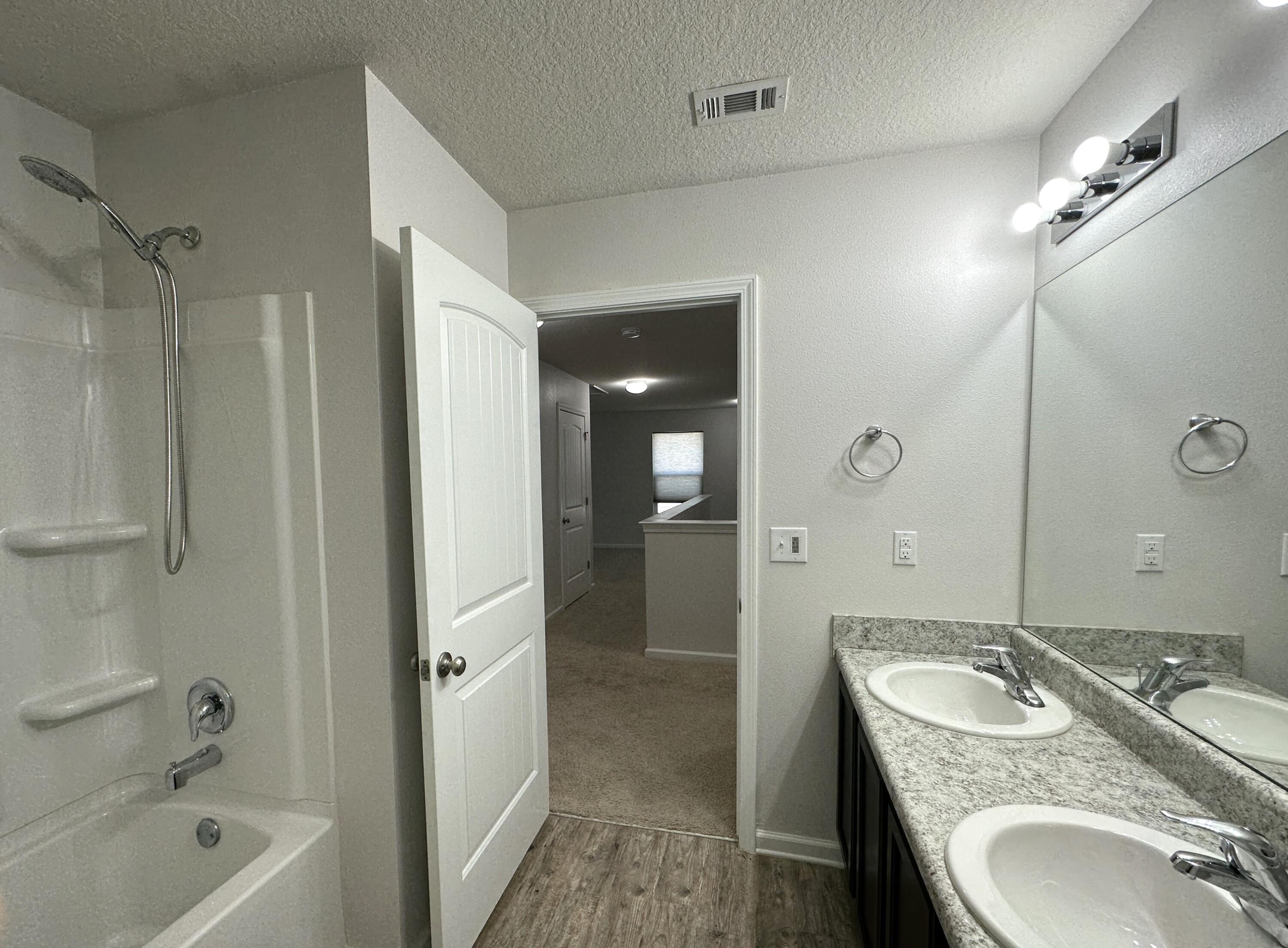 PARTRIDGE HILLS LOT 19 BLK A - Residential Lease