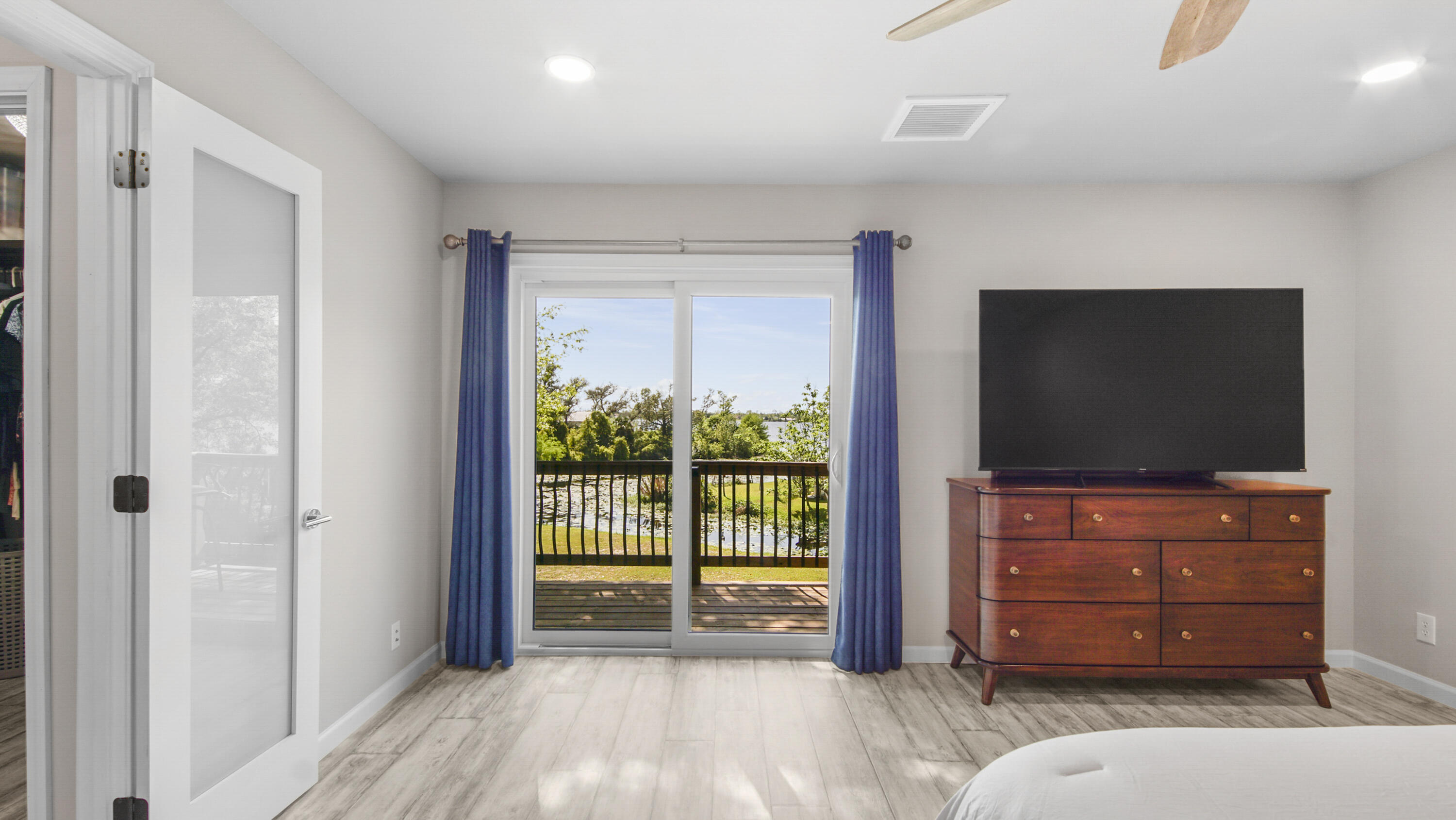 DEERPOINT ESTATES - Residential