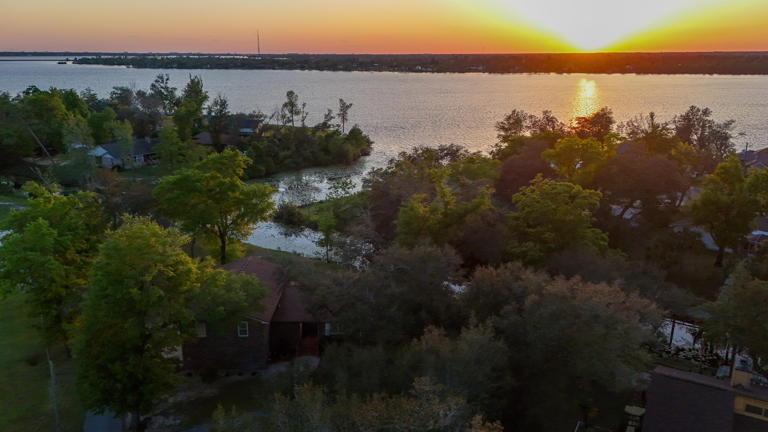 DEERPOINT ESTATES - Residential