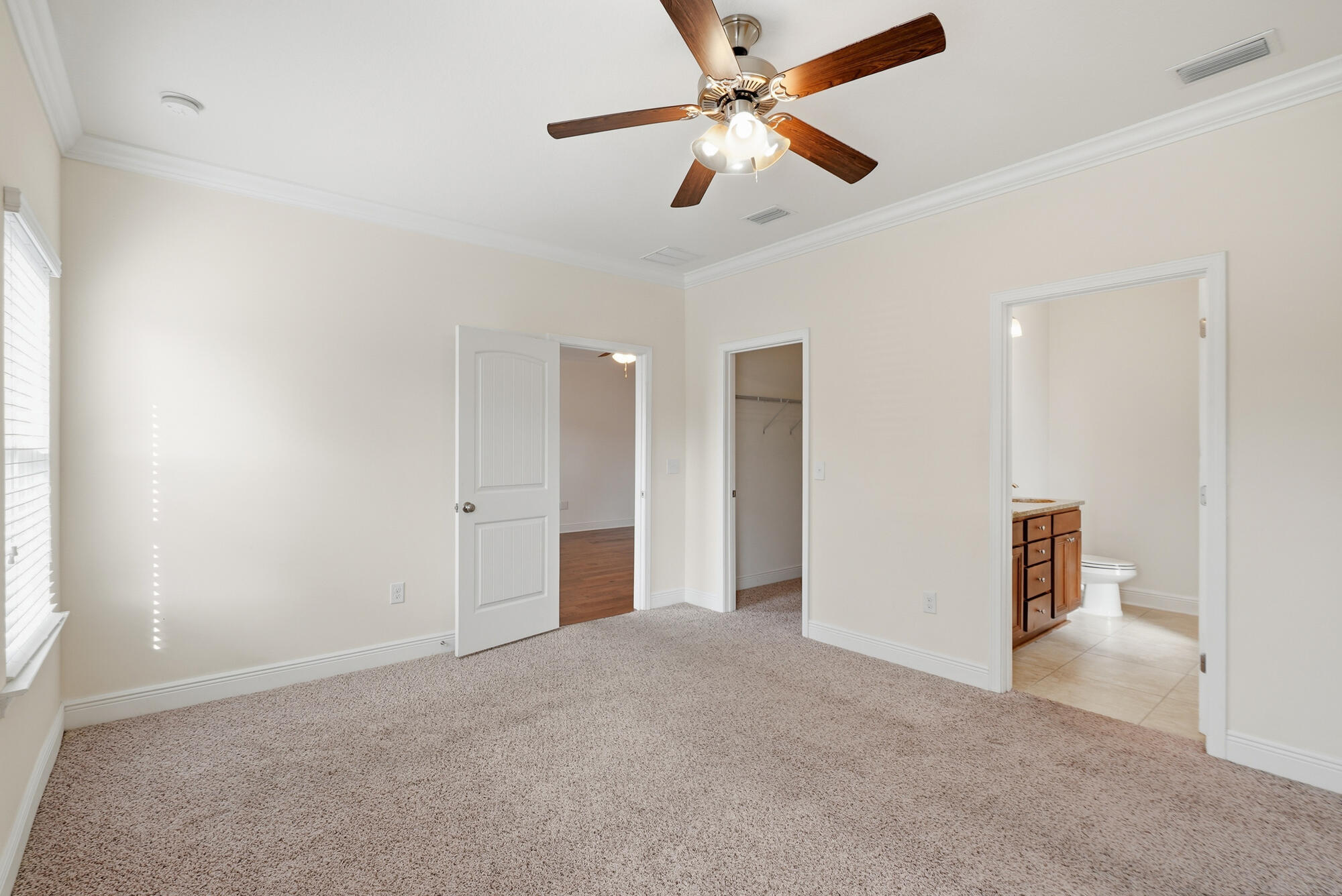 MAGNOLIA BAY CLUB - Residential