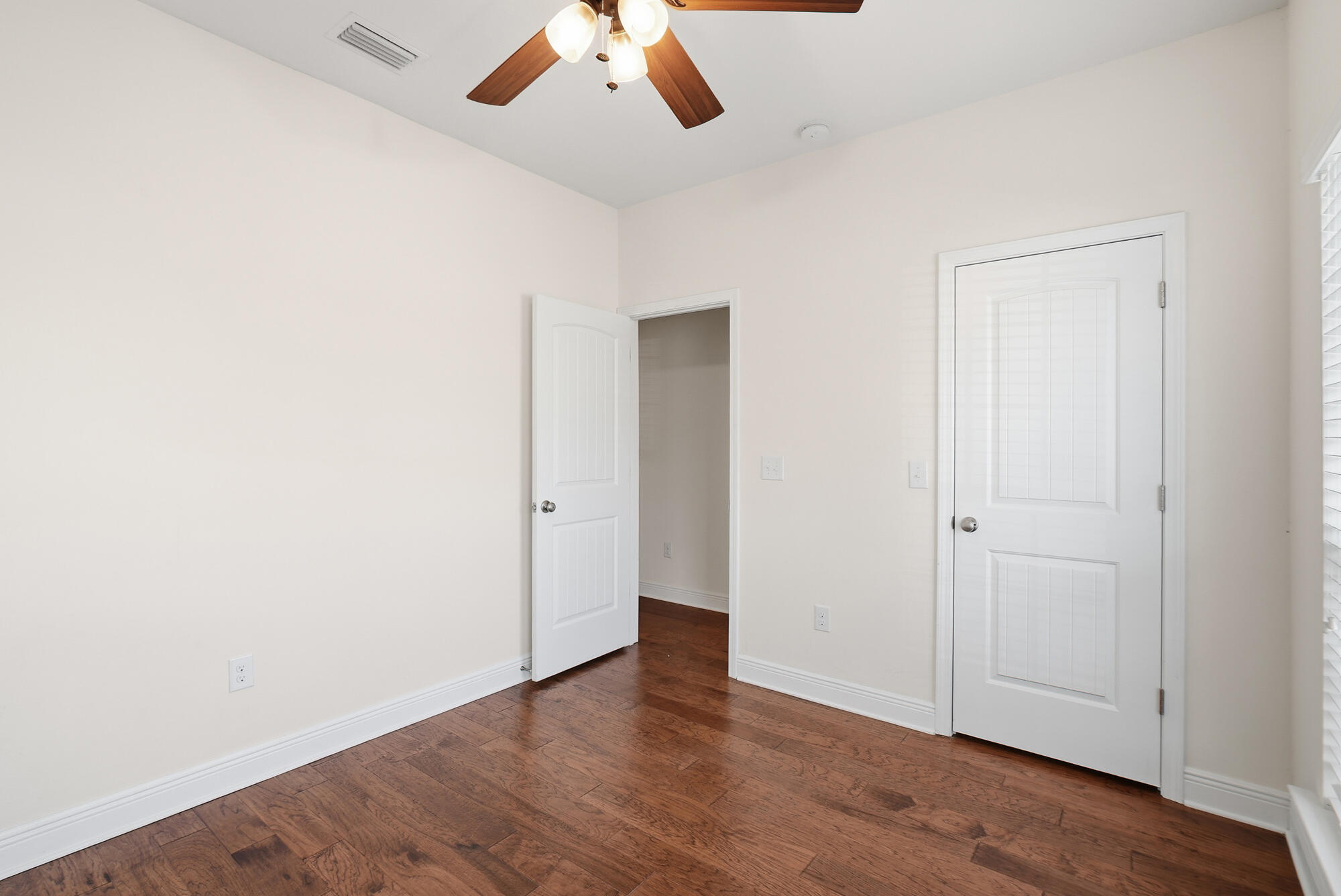 MAGNOLIA BAY CLUB - Residential