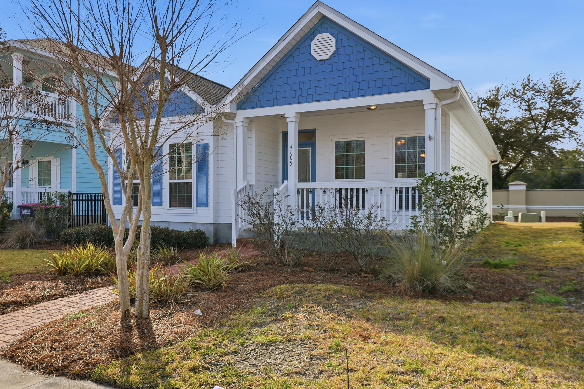 MAGNOLIA BAY CLUB - Residential