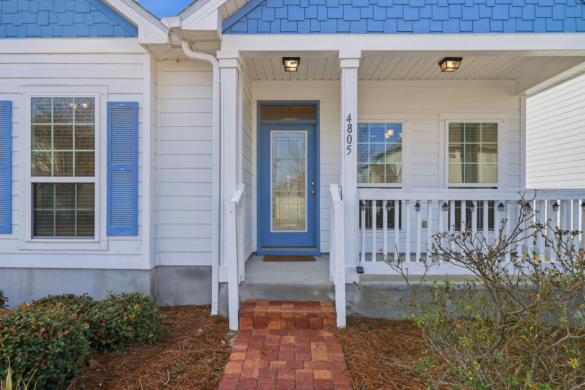 MAGNOLIA BAY CLUB - Residential