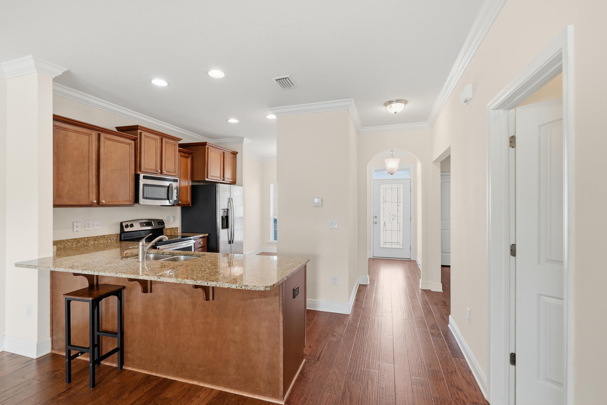 MAGNOLIA BAY CLUB - Residential