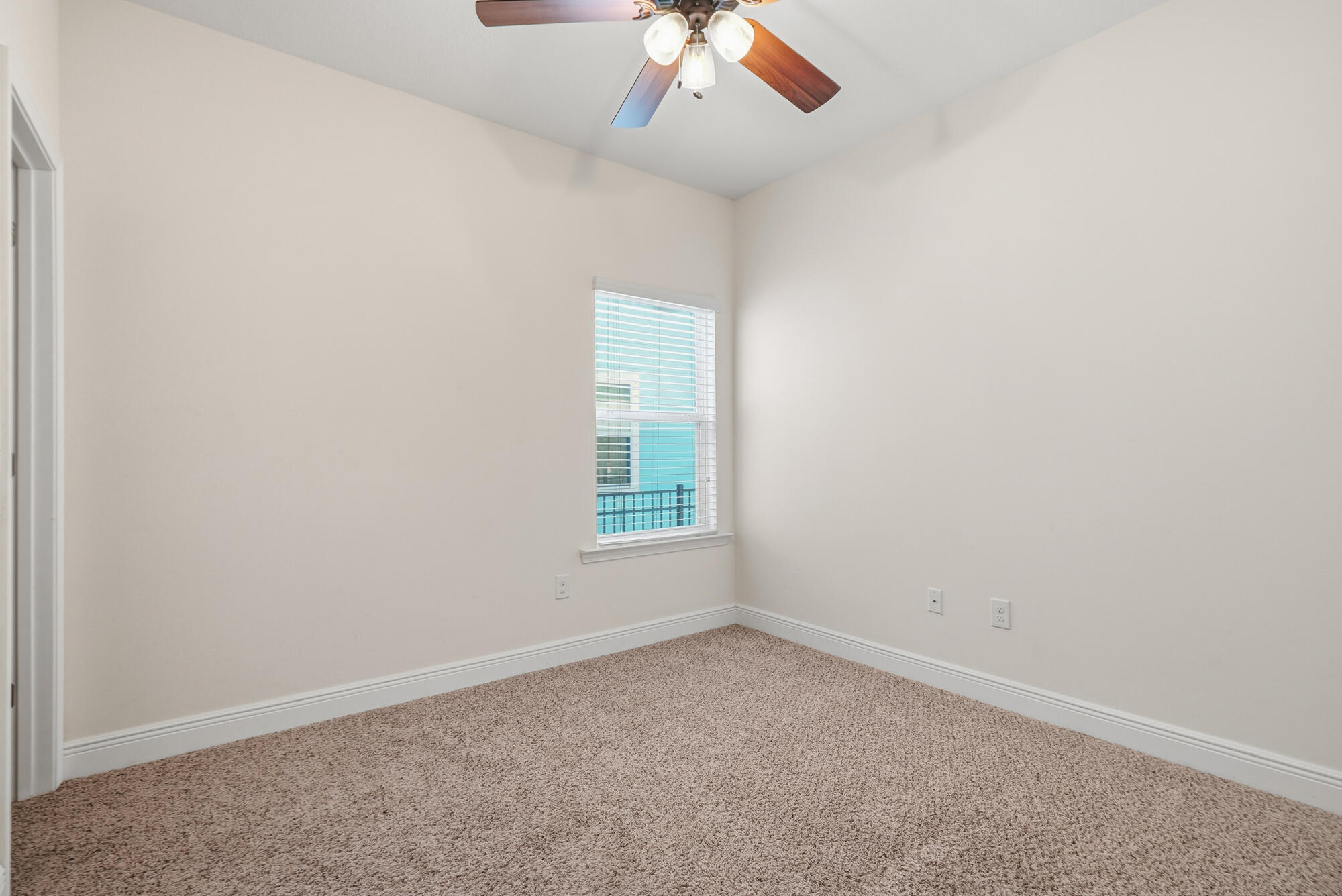 MAGNOLIA BAY CLUB - Residential