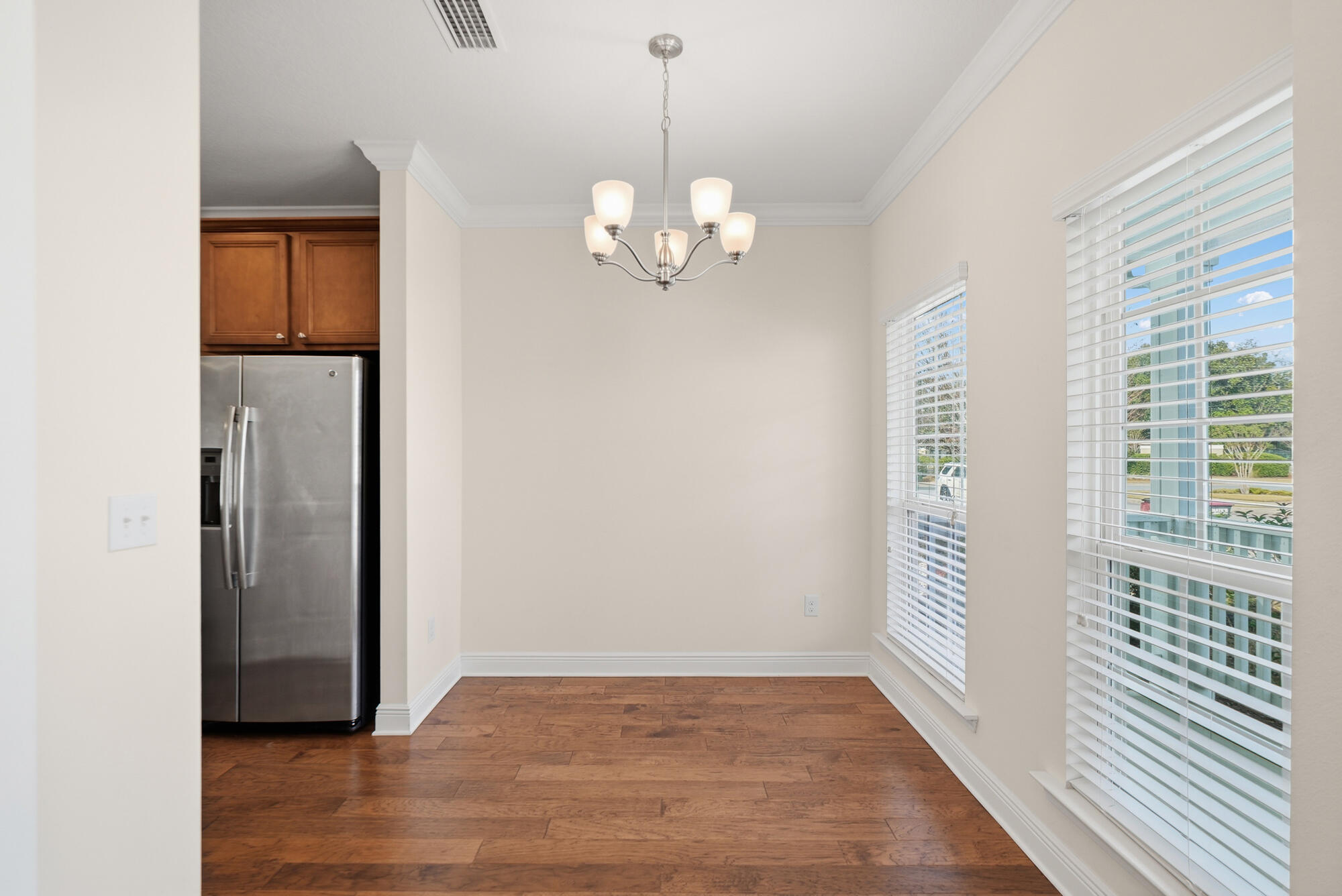 MAGNOLIA BAY CLUB - Residential