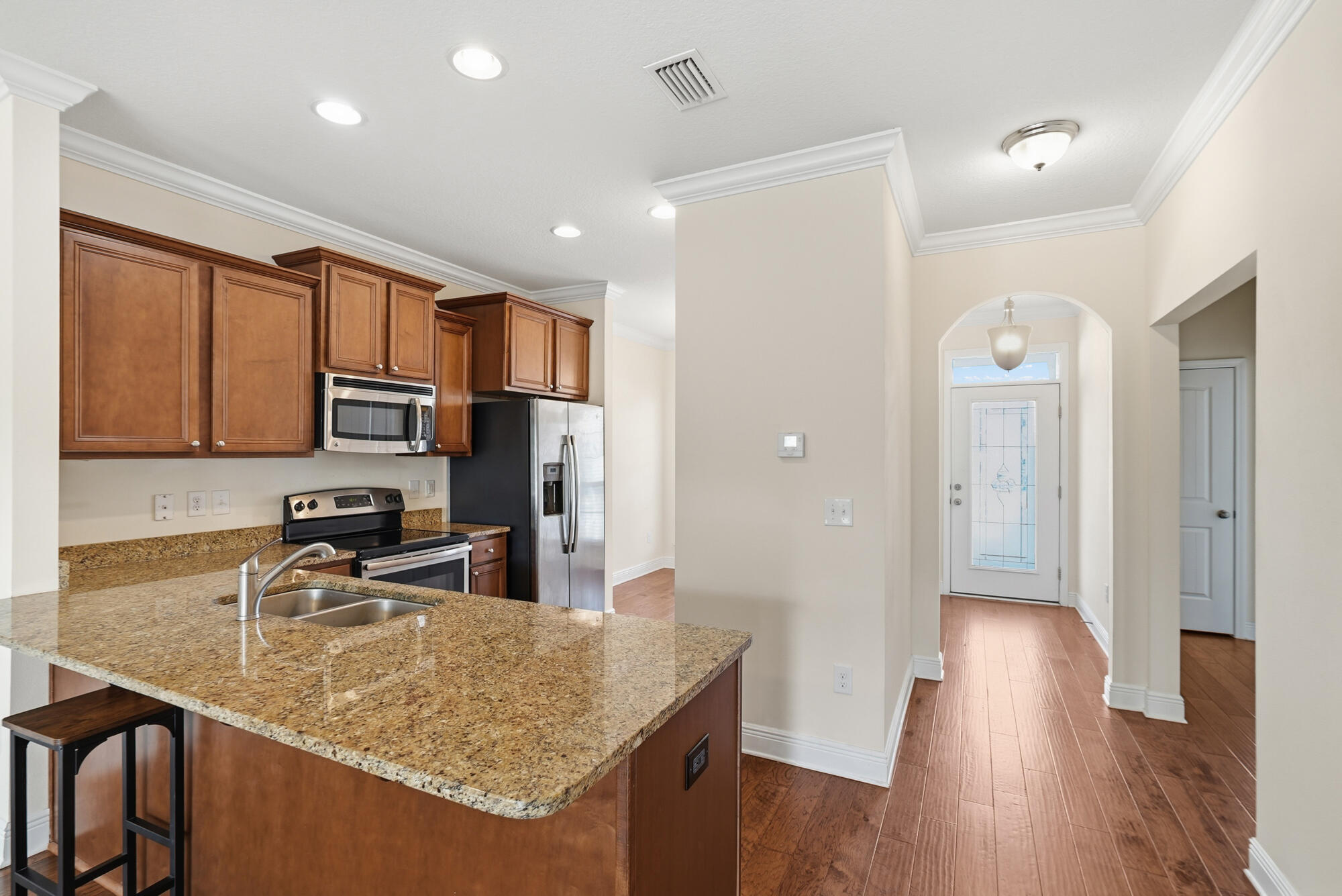 MAGNOLIA BAY CLUB - Residential