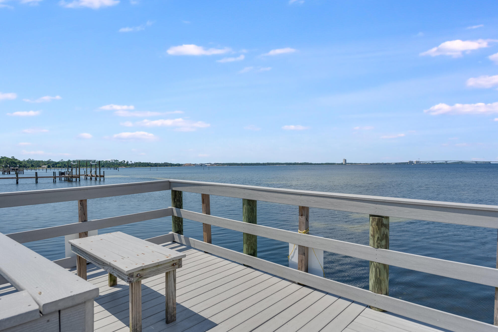 MAGNOLIA BAY CLUB - Residential