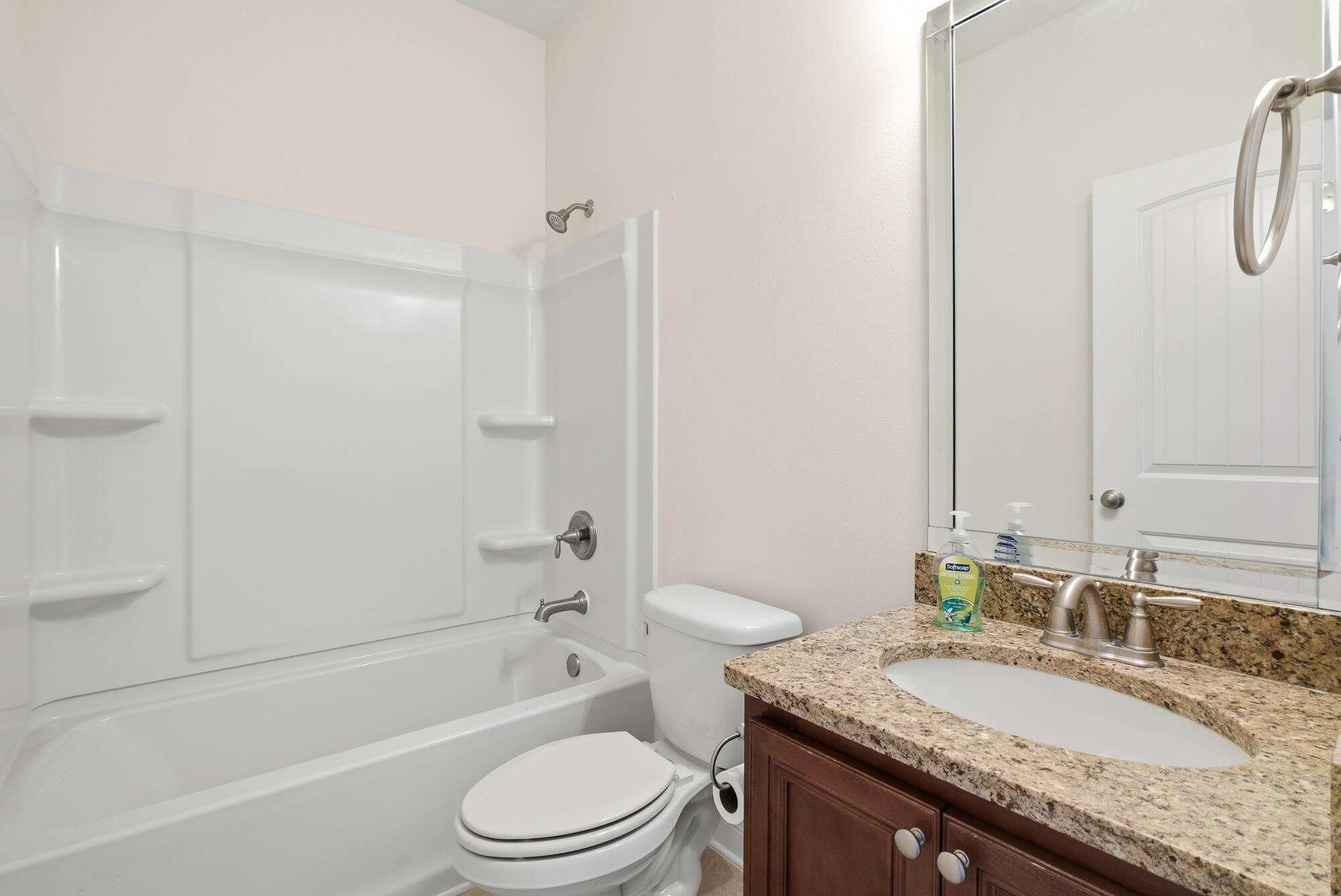 MAGNOLIA BAY CLUB - Residential