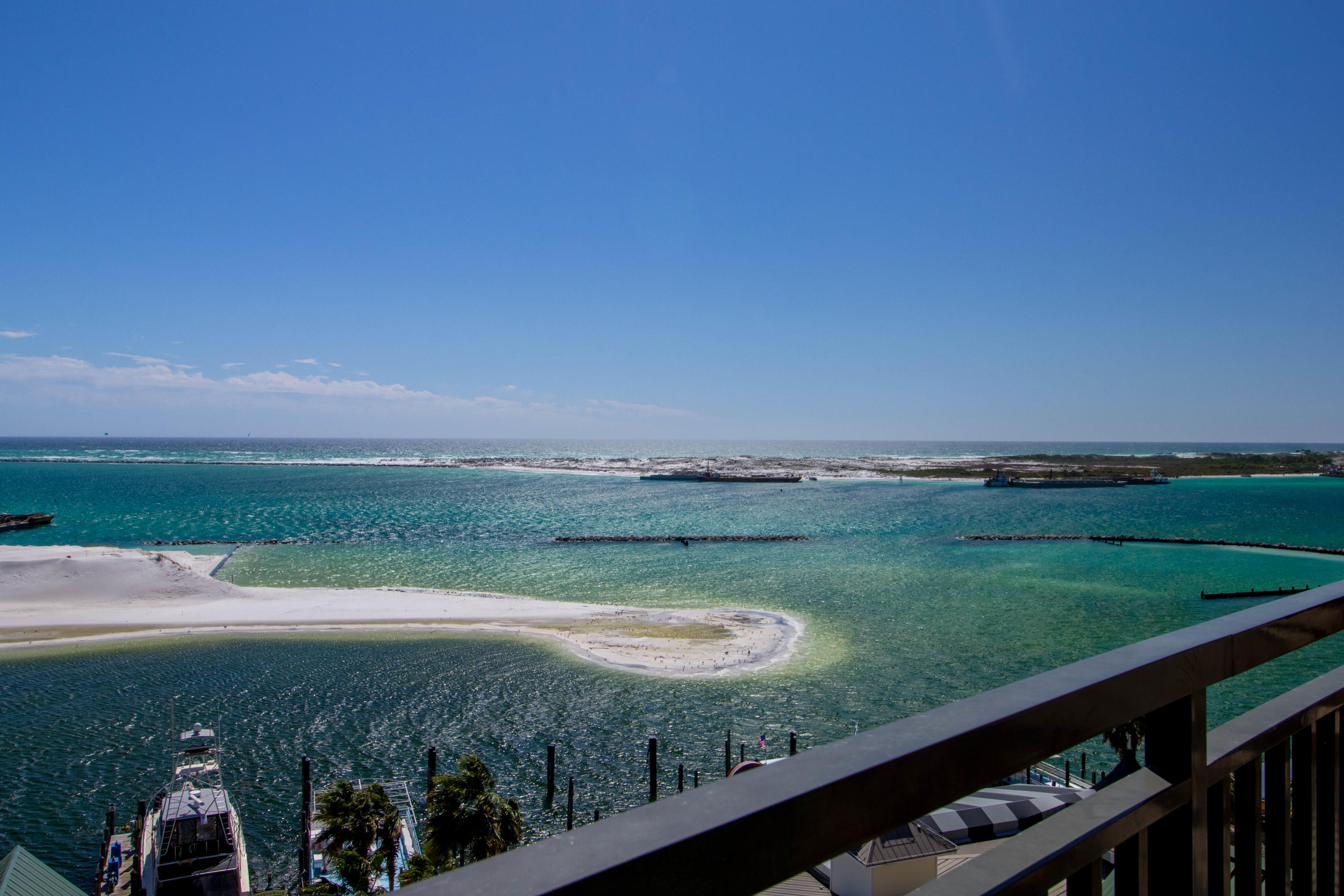 EMERALD GRANDE - Residential