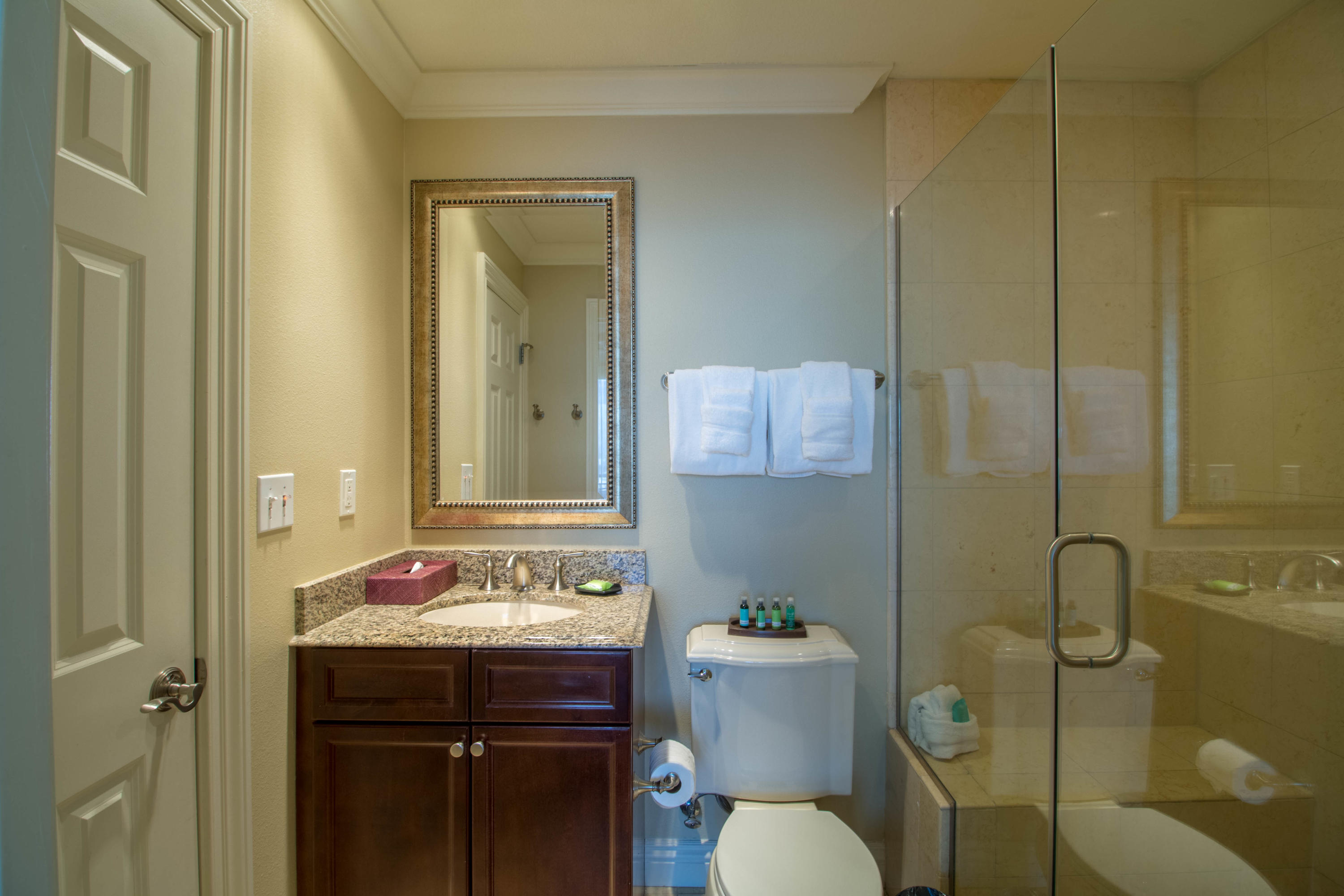 EMERALD GRANDE - Residential