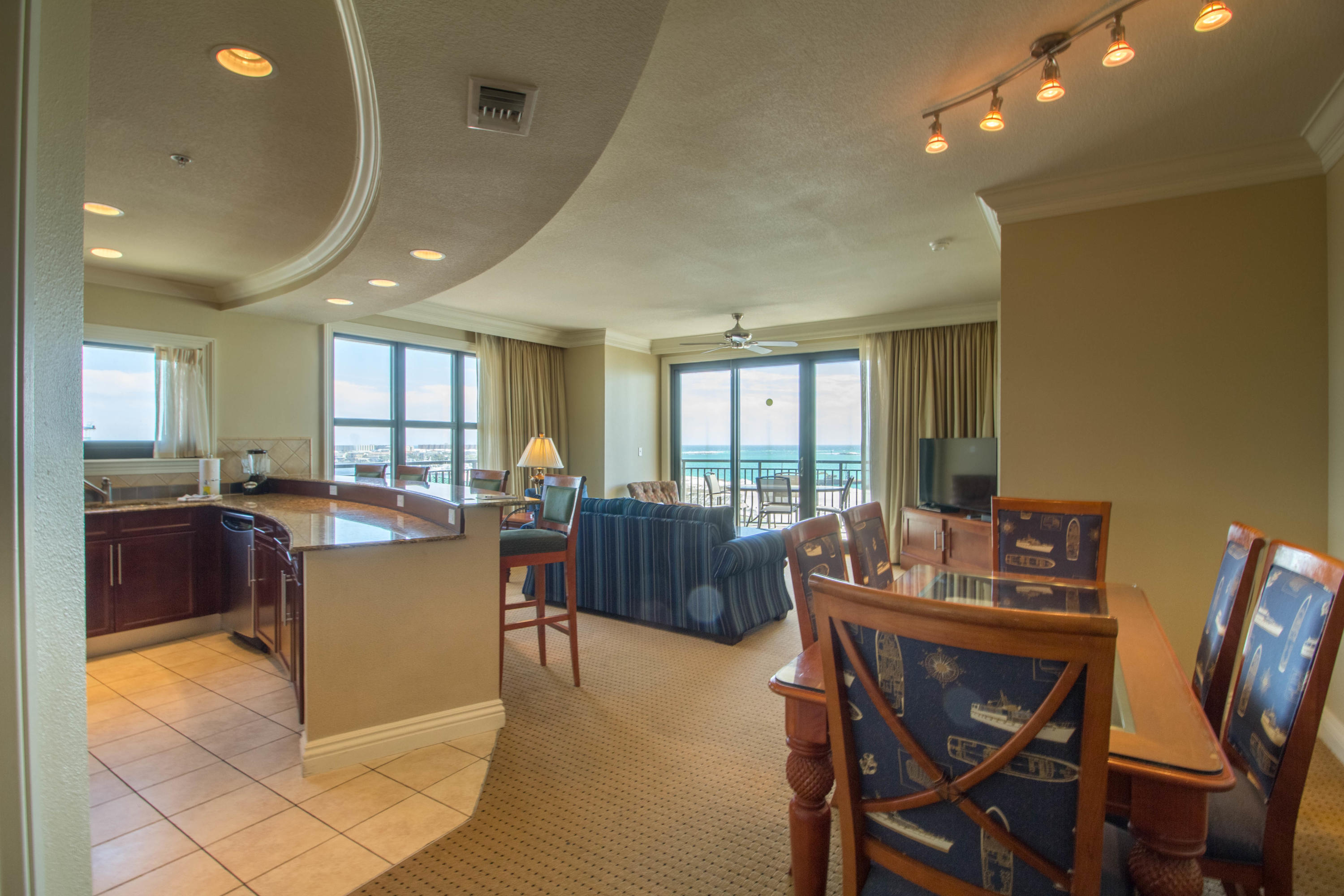 EMERALD GRANDE - Residential