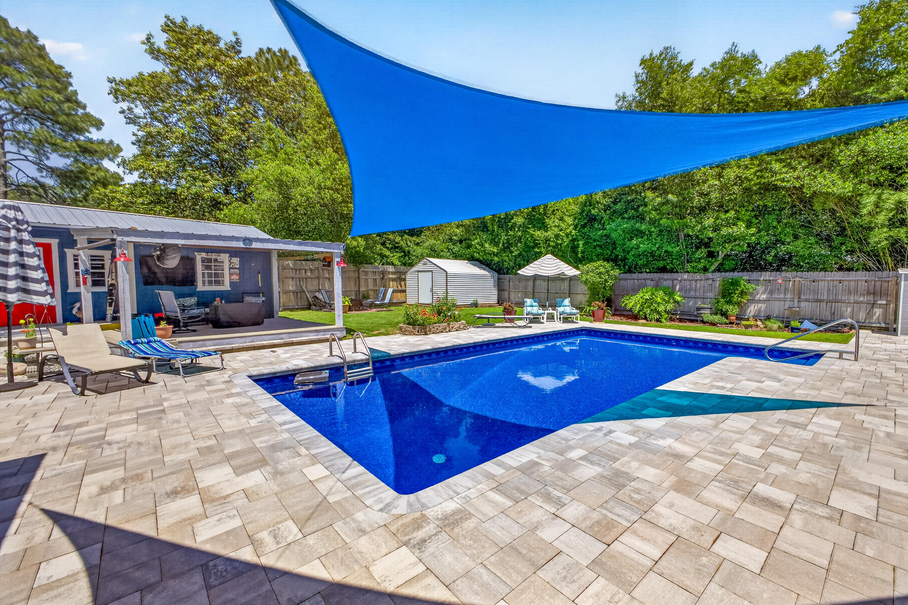 21 NE Wedgewood Lane