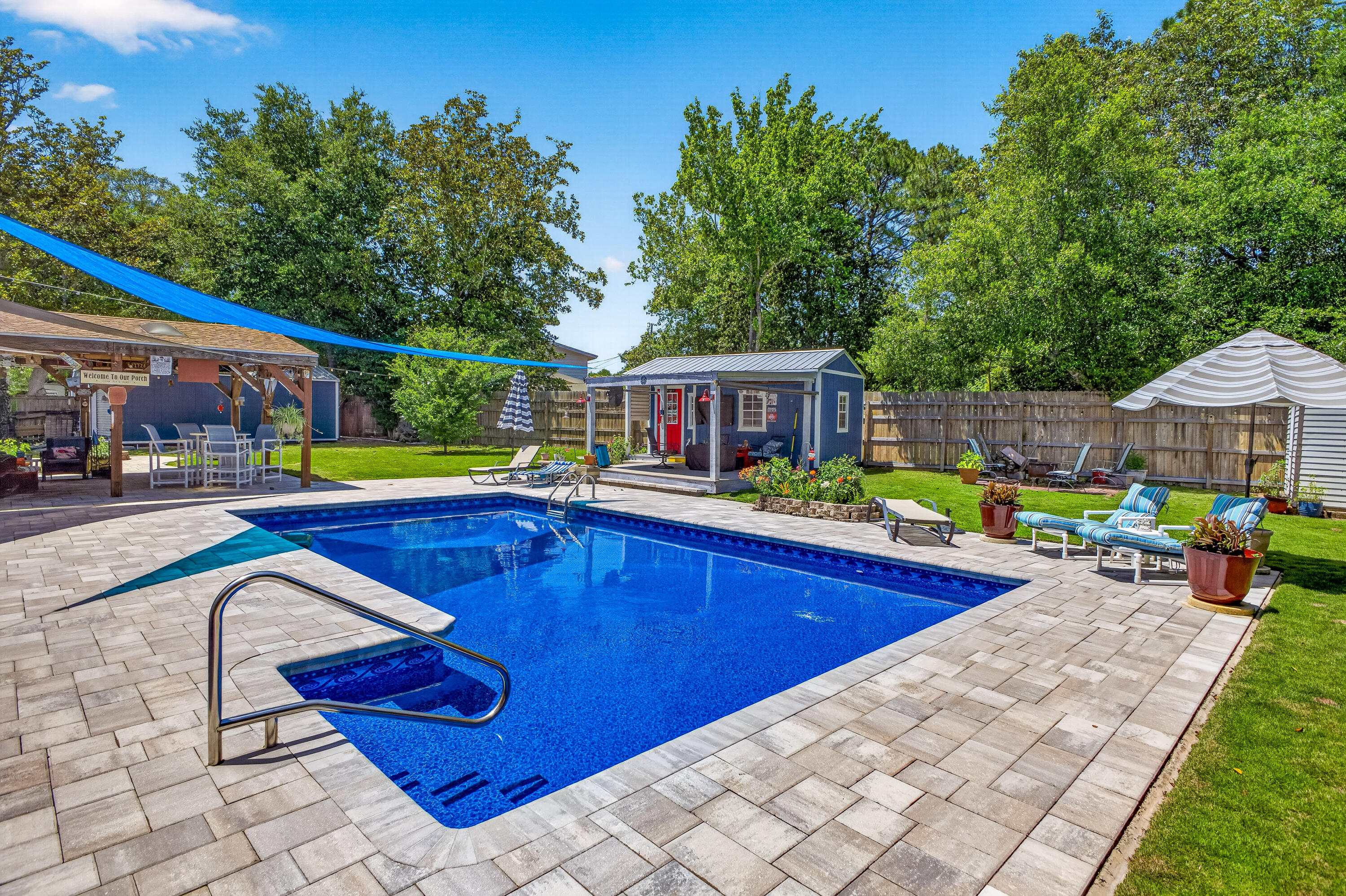 21 NE Wedgewood Lane
