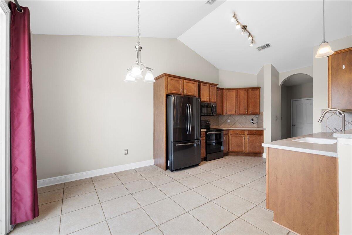 TREASURE ISLE ESTATES - Residential Lease