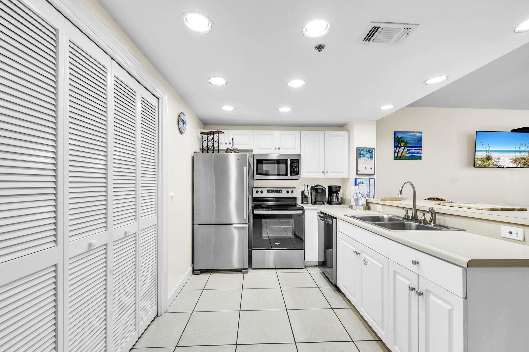STERLING SHORES - Residential