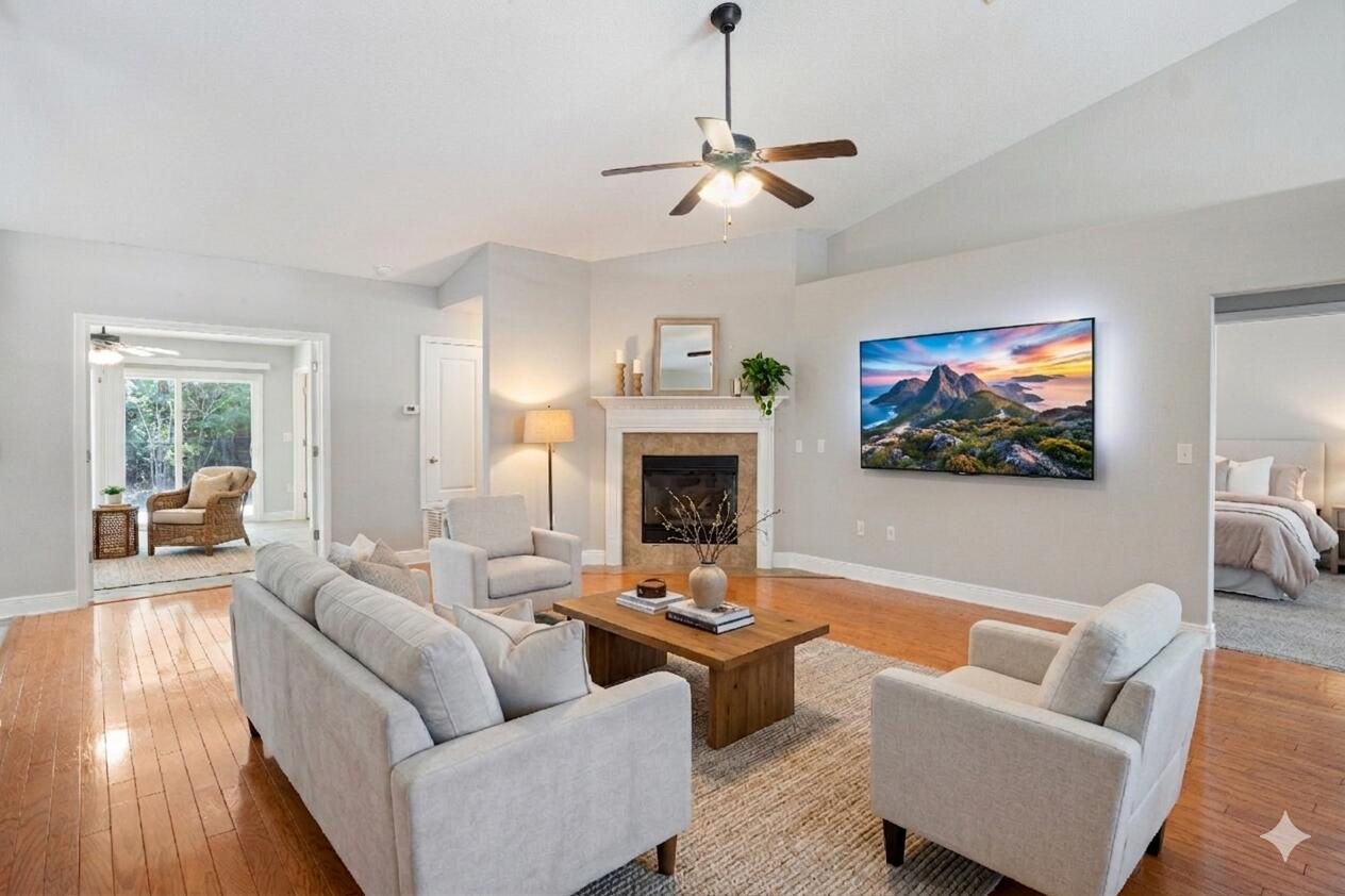 FOX VALLEY - Residential