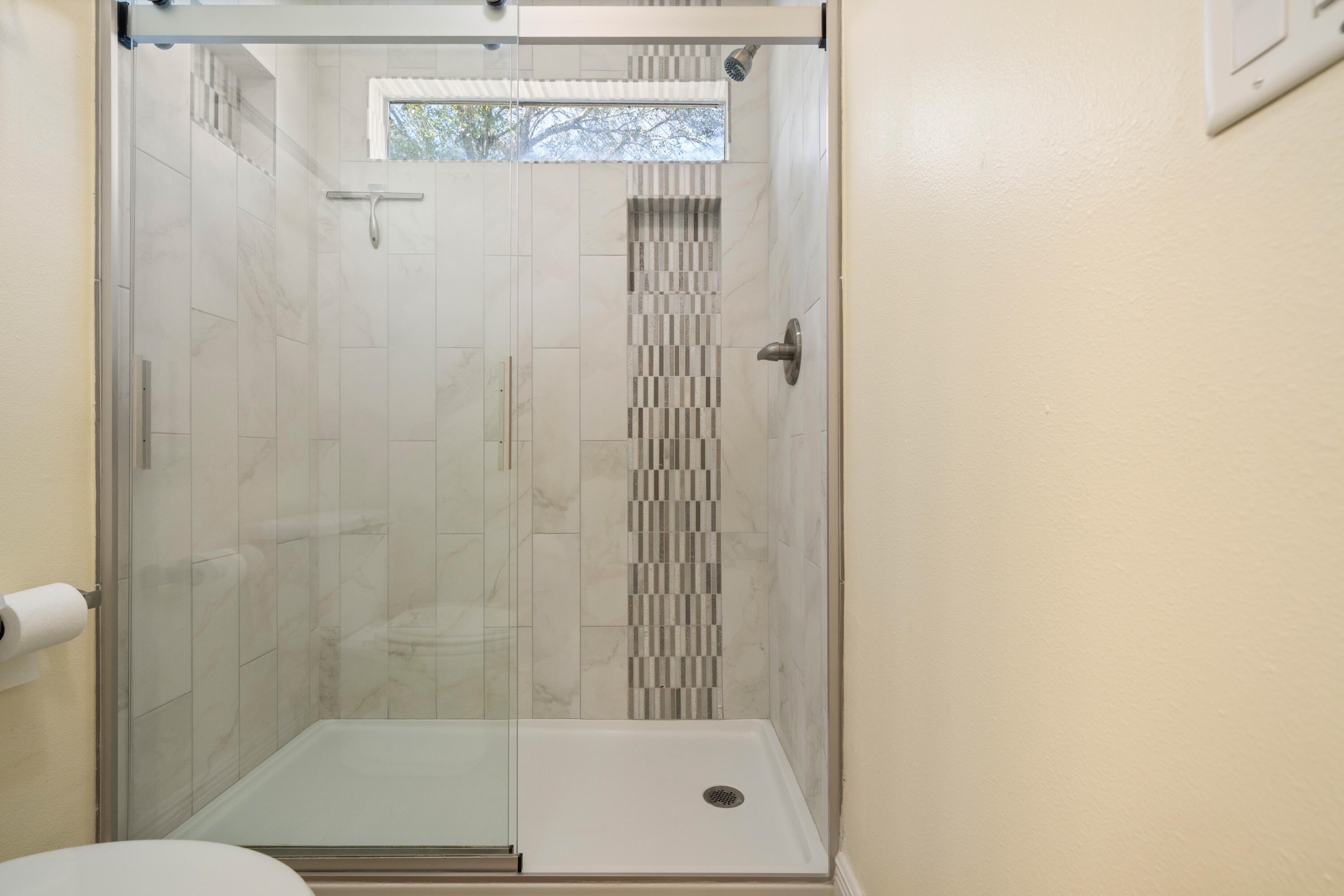 PELICAN PLACE T/H EAST LOT 3 - Residential