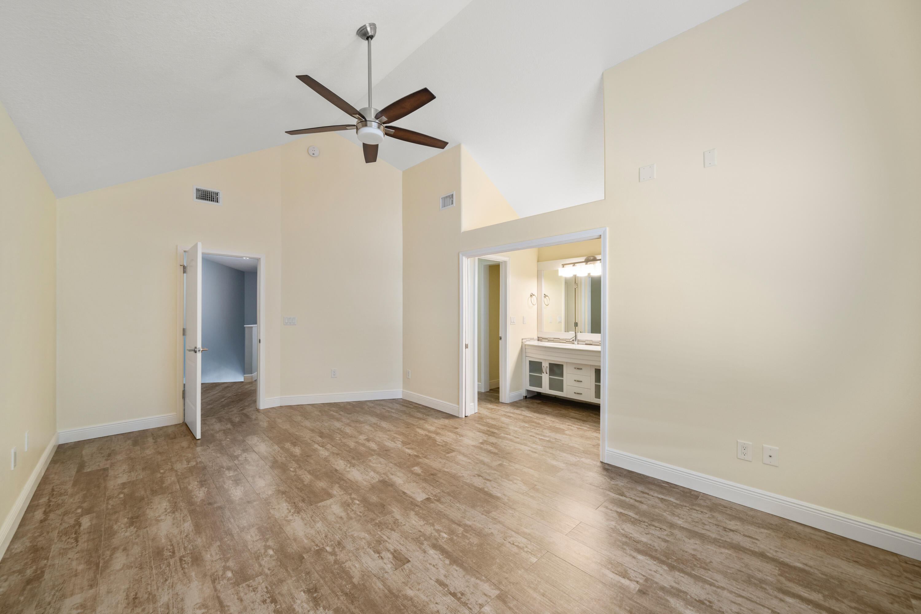 PELICAN PLACE T/H EAST LOT 3 - Residential