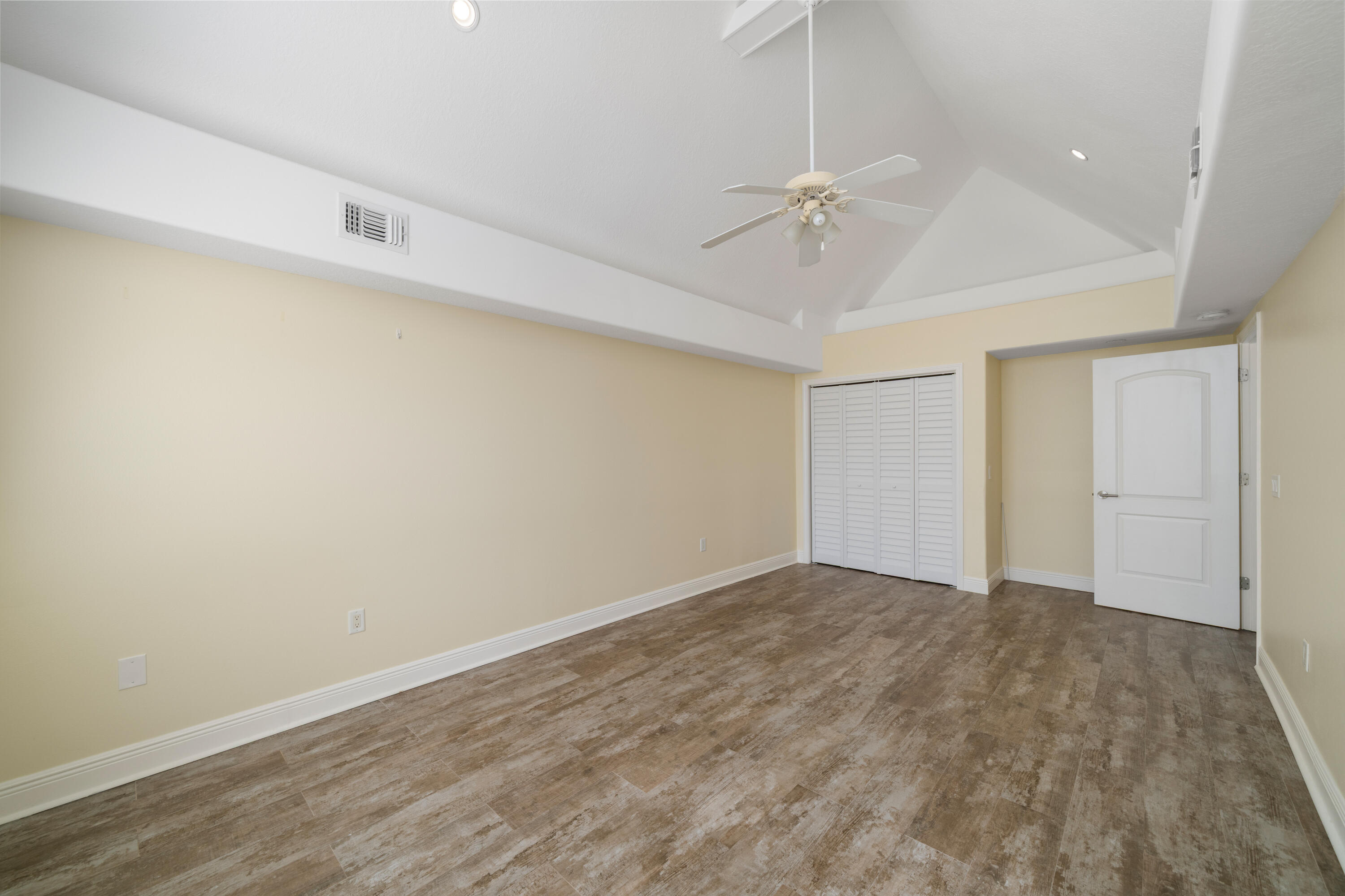 PELICAN PLACE T/H EAST LOT 3 - Residential