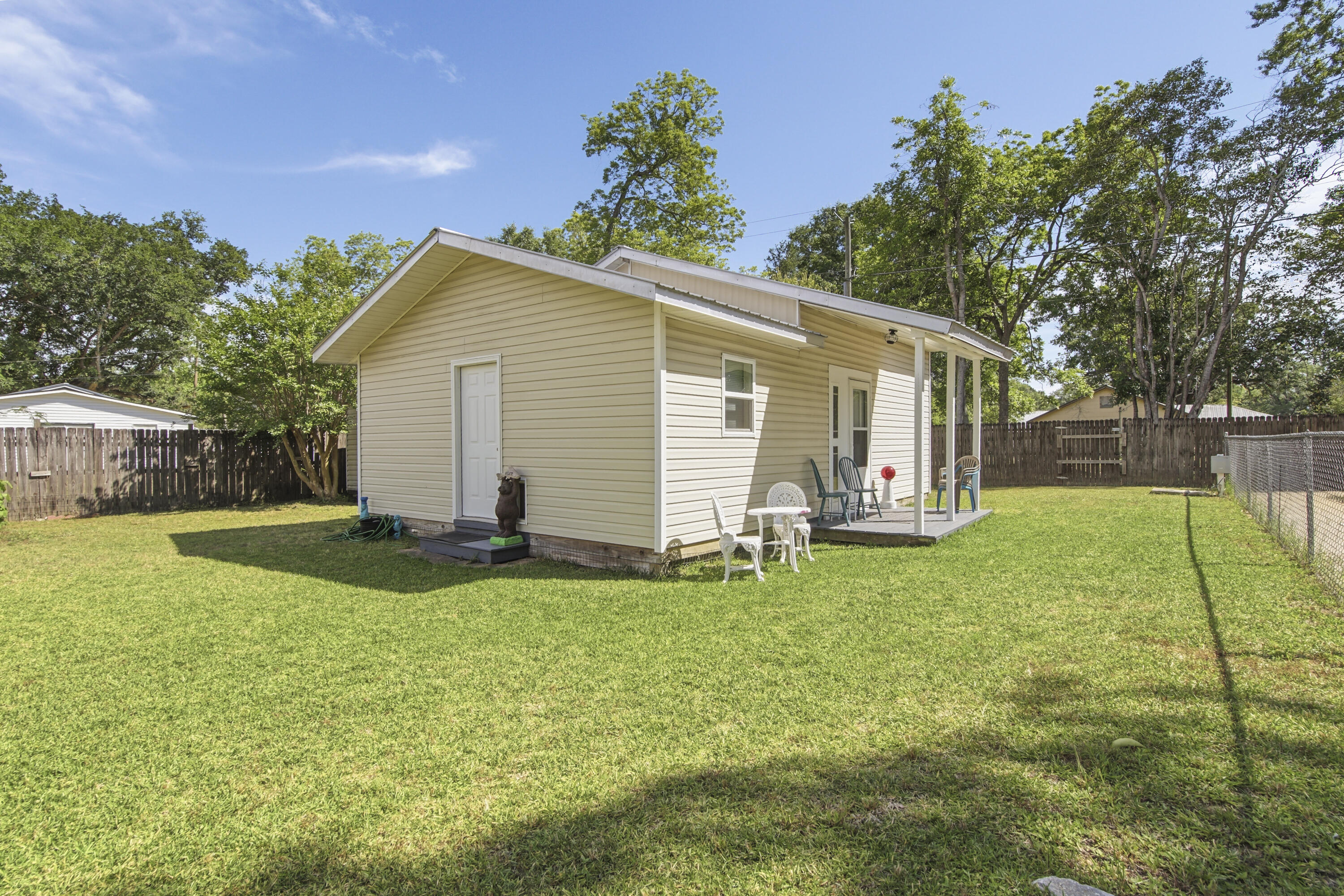 TOWN OF LOCKHART - Residential