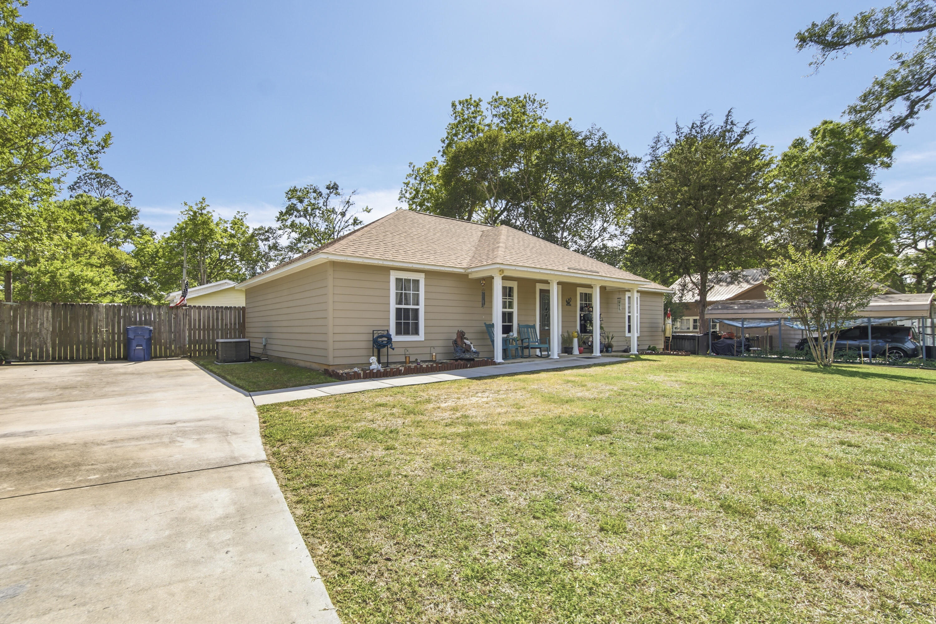 TOWN OF LOCKHART - Residential