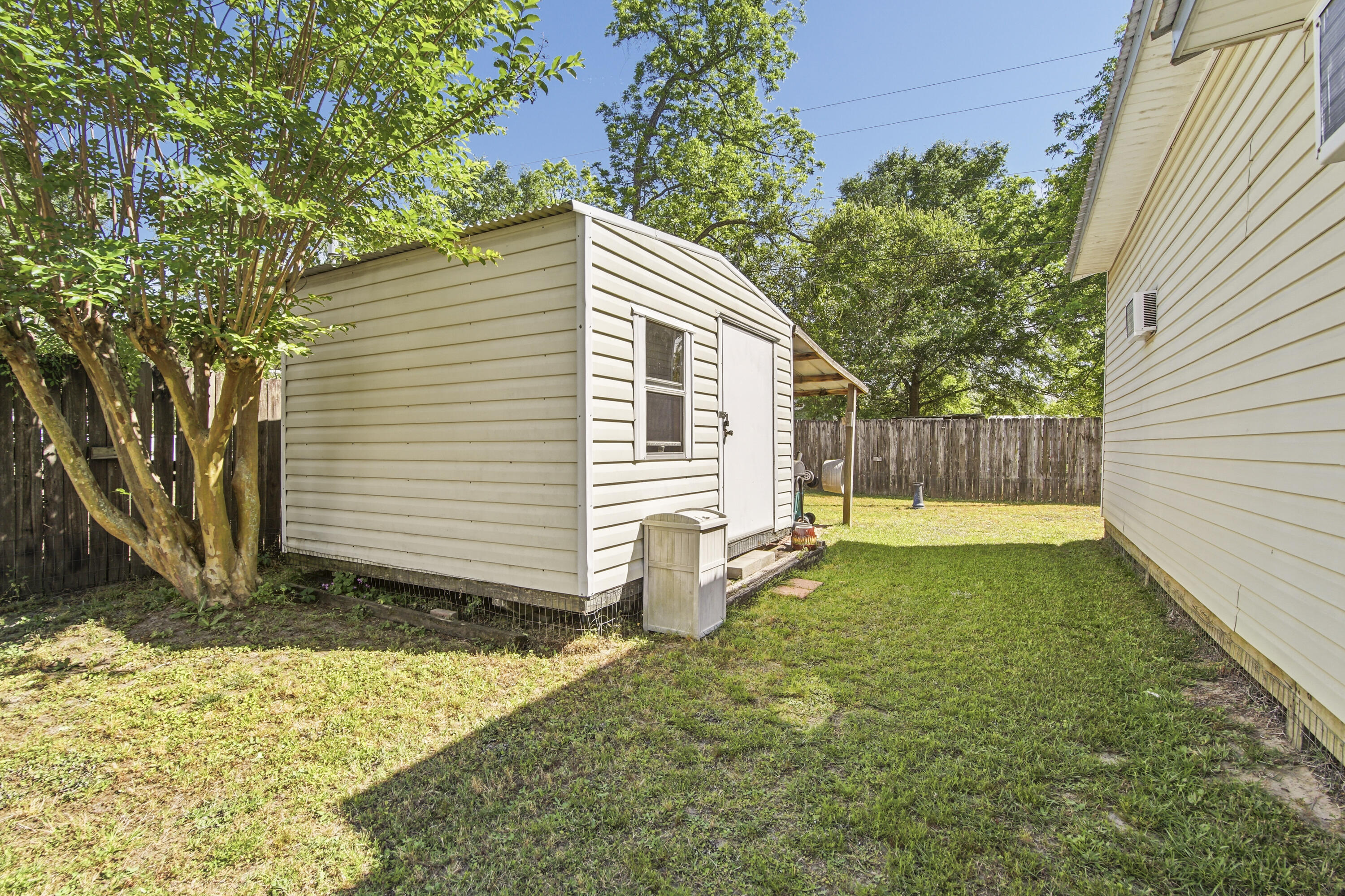 TOWN OF LOCKHART - Residential