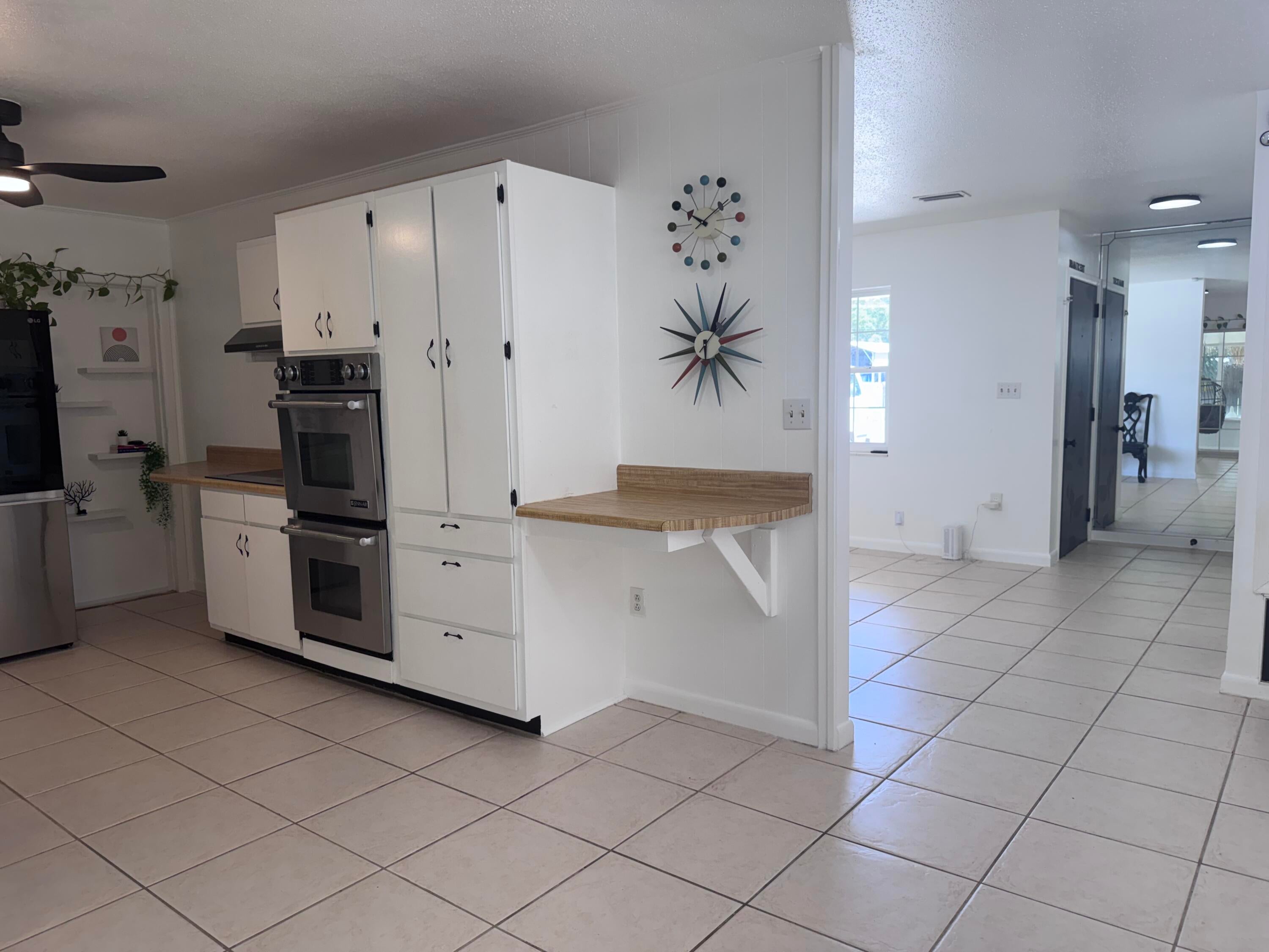 210 NW Wright Parkway